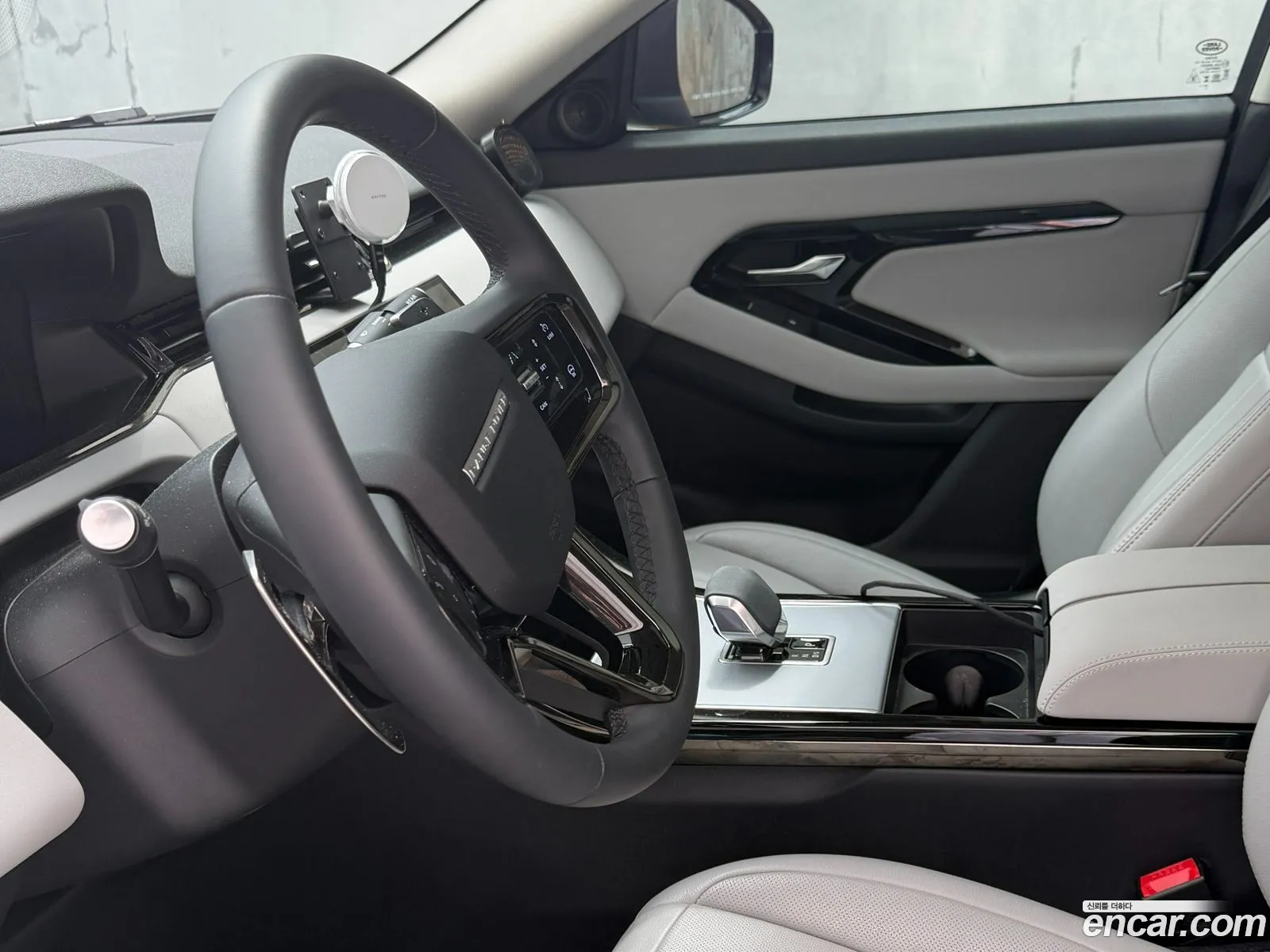 Land Rover Range Rover Evoque 2024 — 3