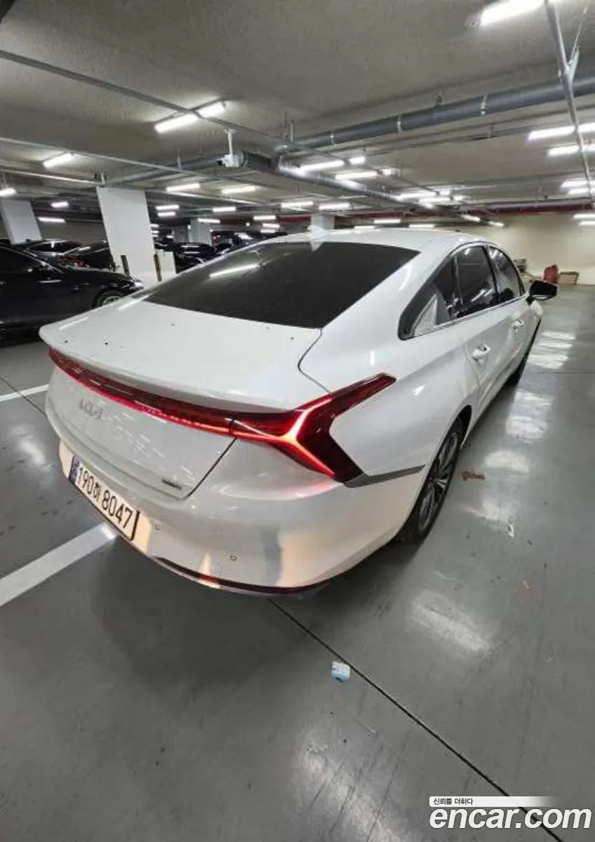 Kia K8 Hybrid 2023 — 12