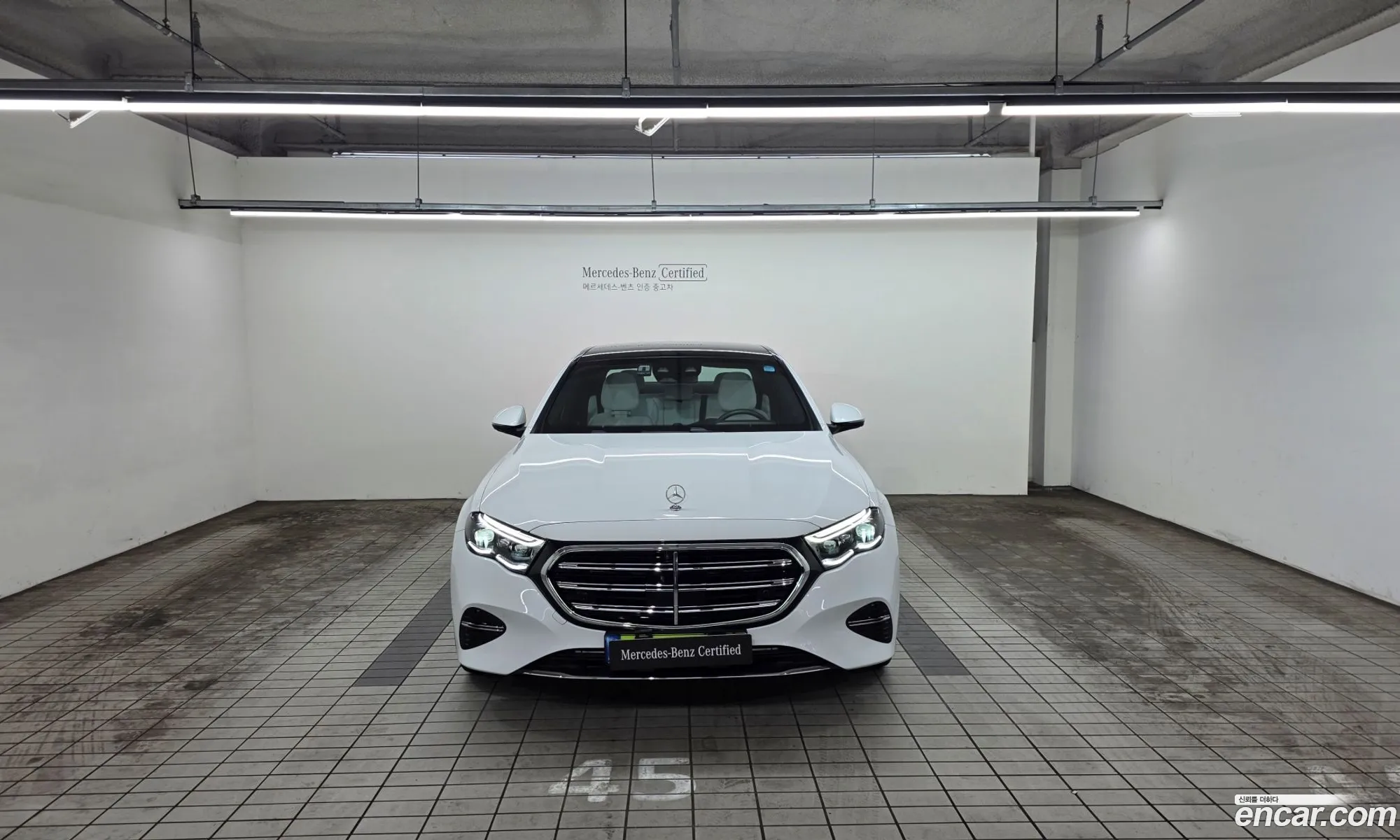 Mercedes-Benz E-Class W214 2025 — 12