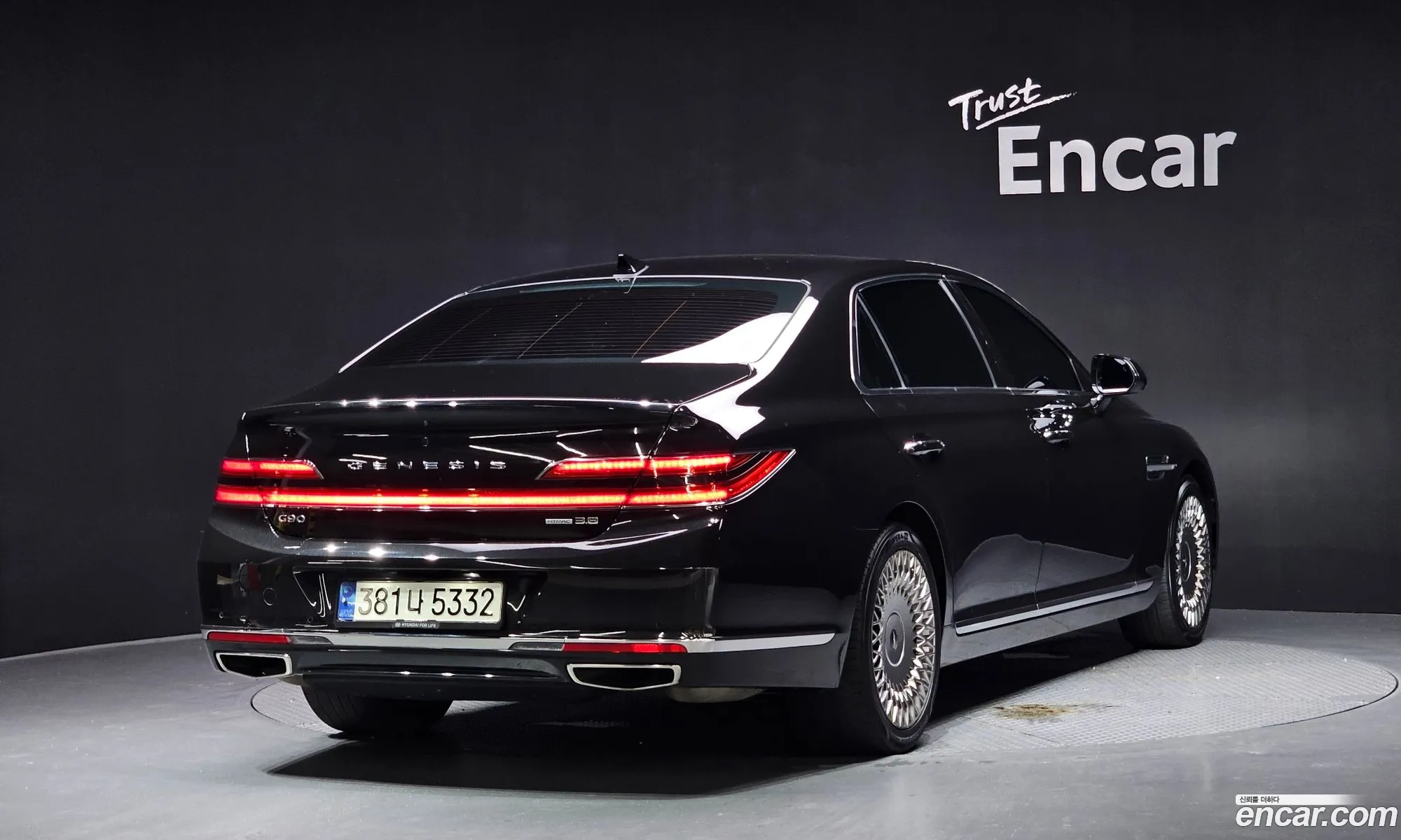 Genesis G90 2019 KMHG241DDKU070799 — 17