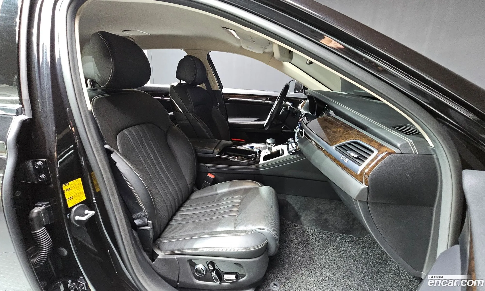 Genesis G90 2019 KMHG241DDKU070799 — 6