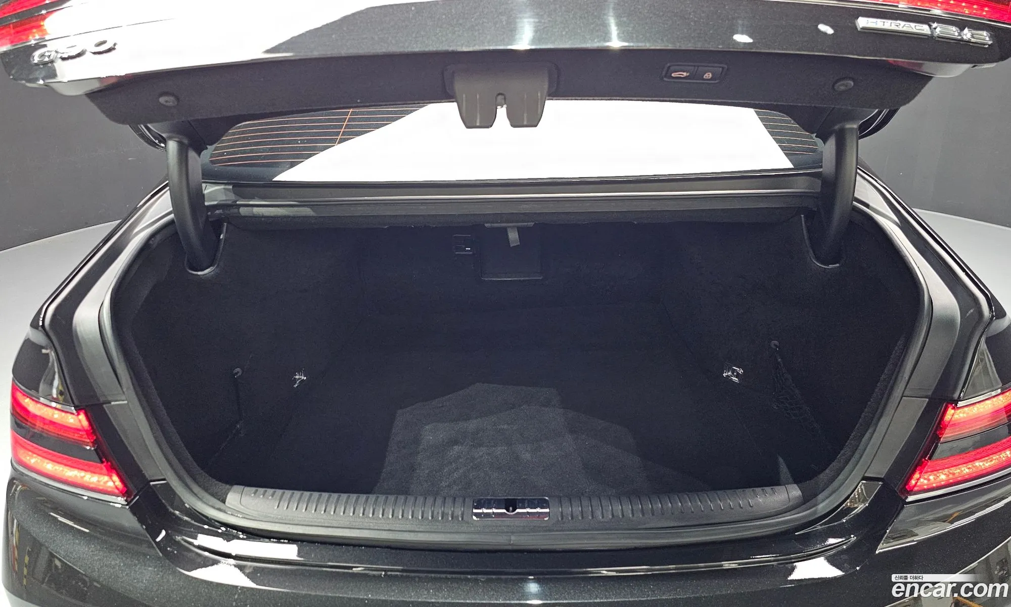 Genesis G90 2019 KMHG241DDKU070799 — 18
