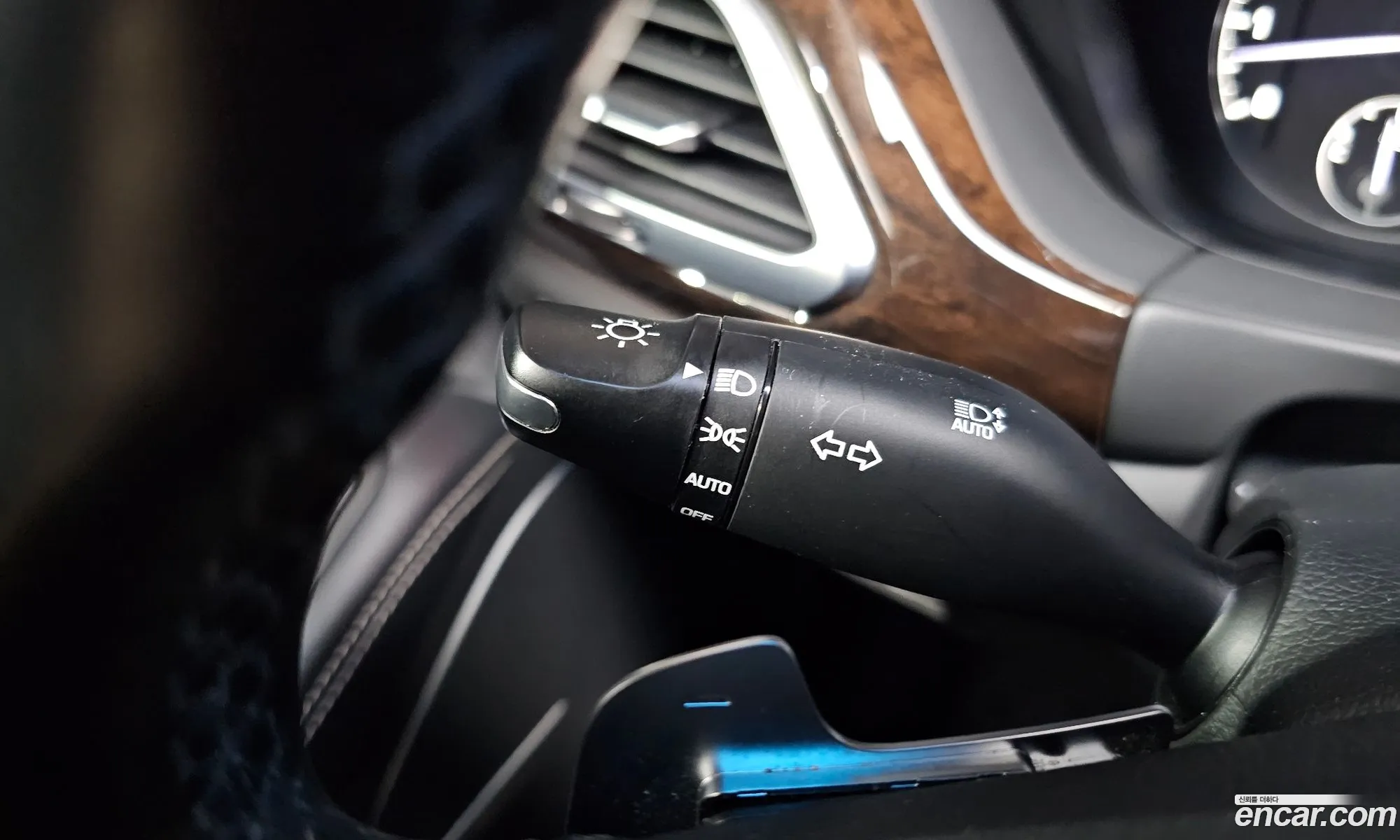 Genesis G90 2019 KMHG241DDKU070799 — 35