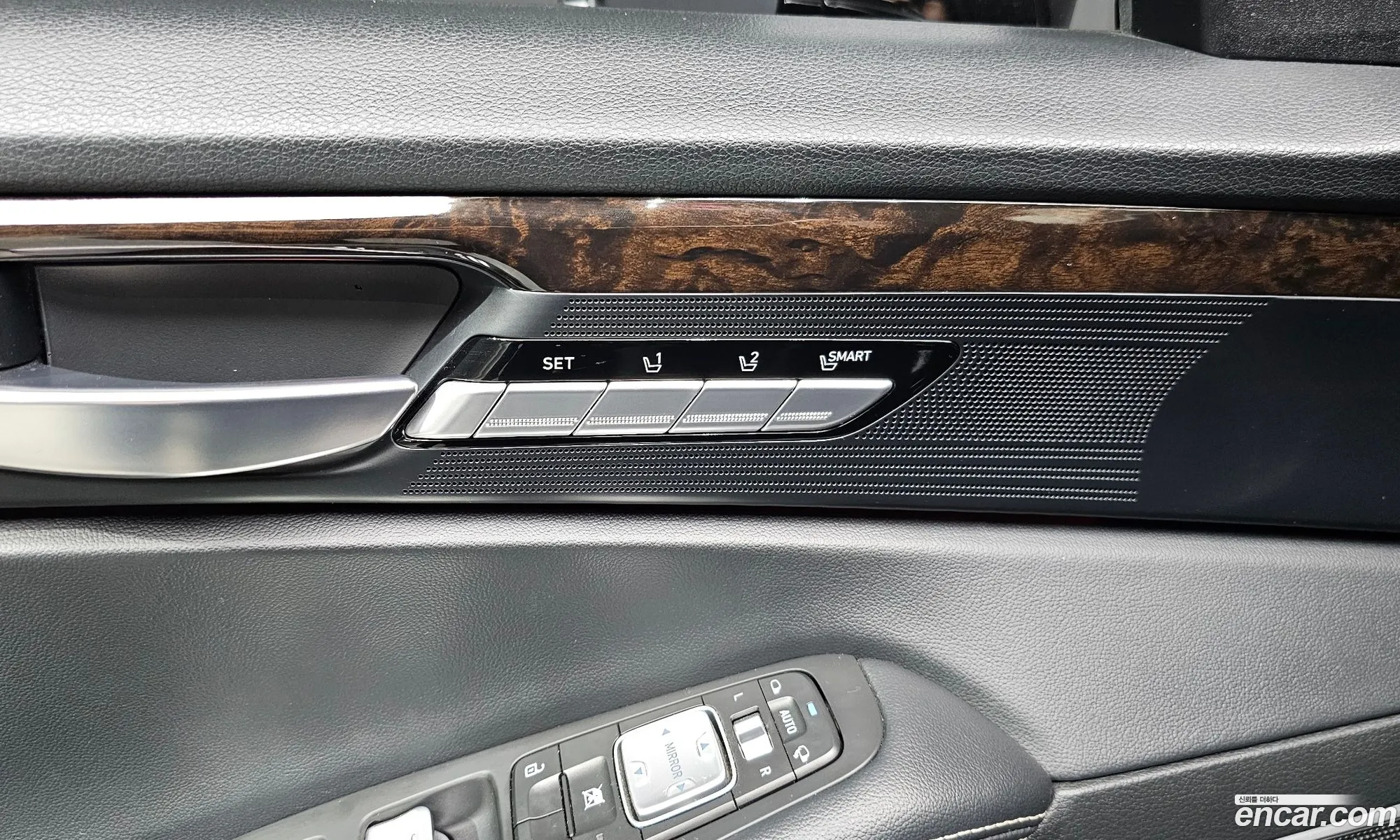 Genesis G90 2019 KMHG241DDKU070799 — 21
