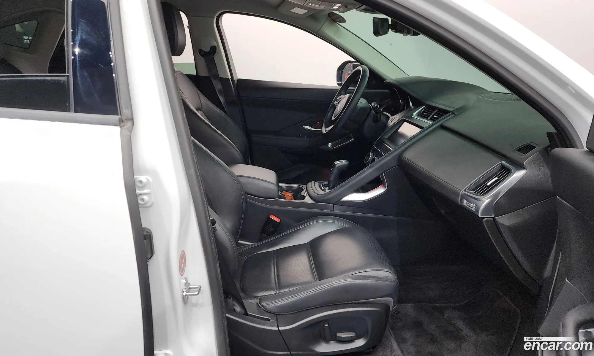 Jaguar E-Pace 2019 SADFA2BN2K1Z73815 — 7