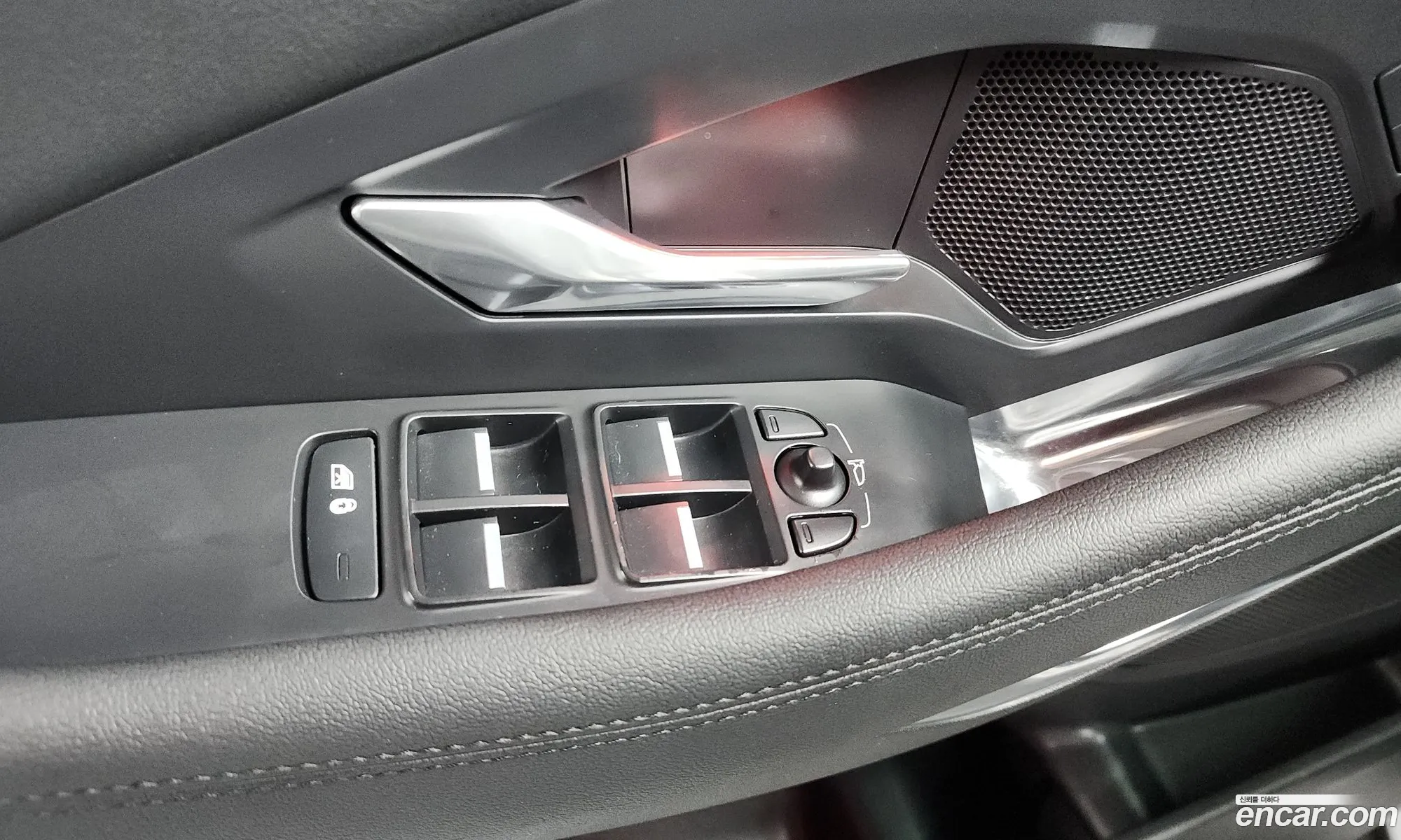 Jaguar E-Pace 2019 SADFA2BN2K1Z73815 — 15