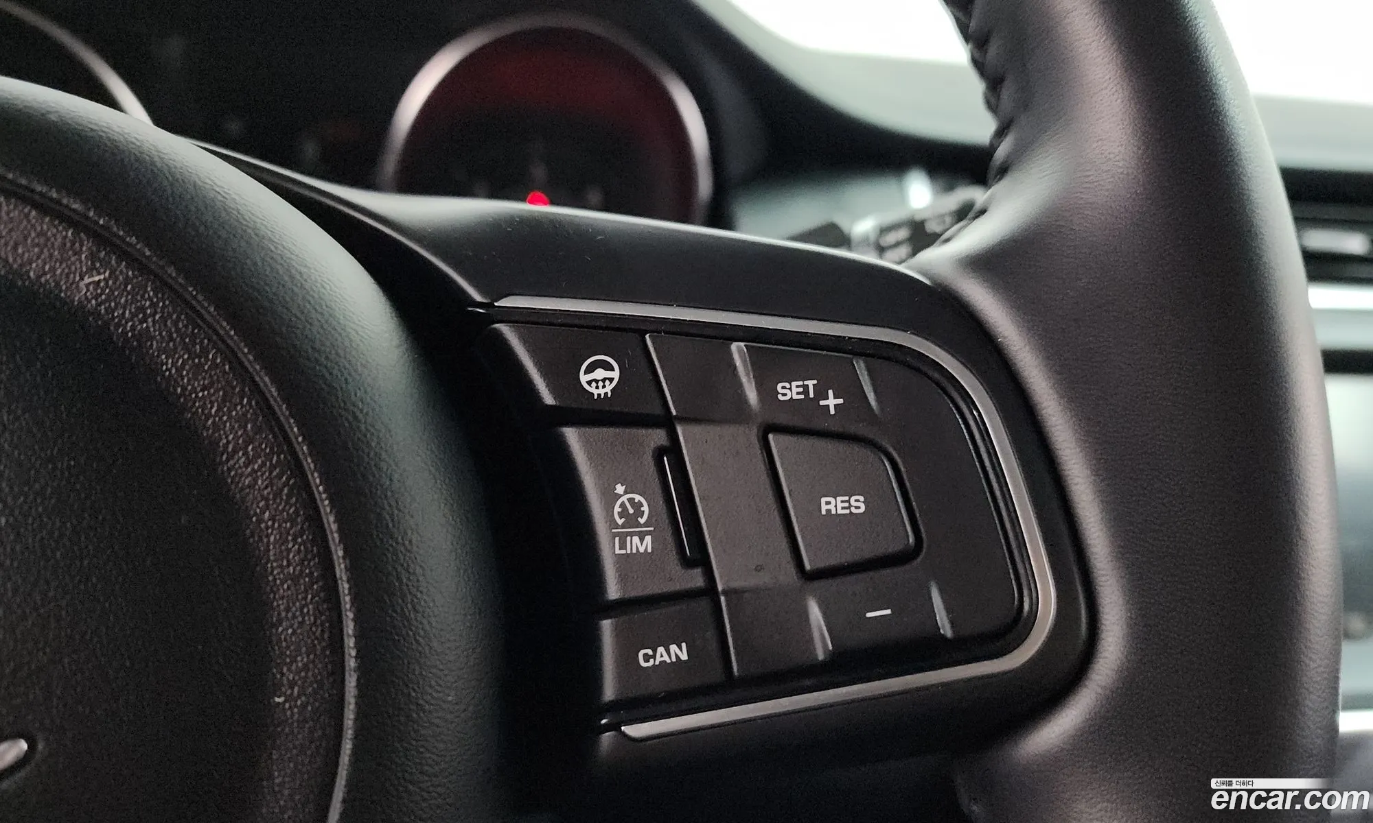 Jaguar E-Pace 2019 SADFA2BN2K1Z73815 — 18