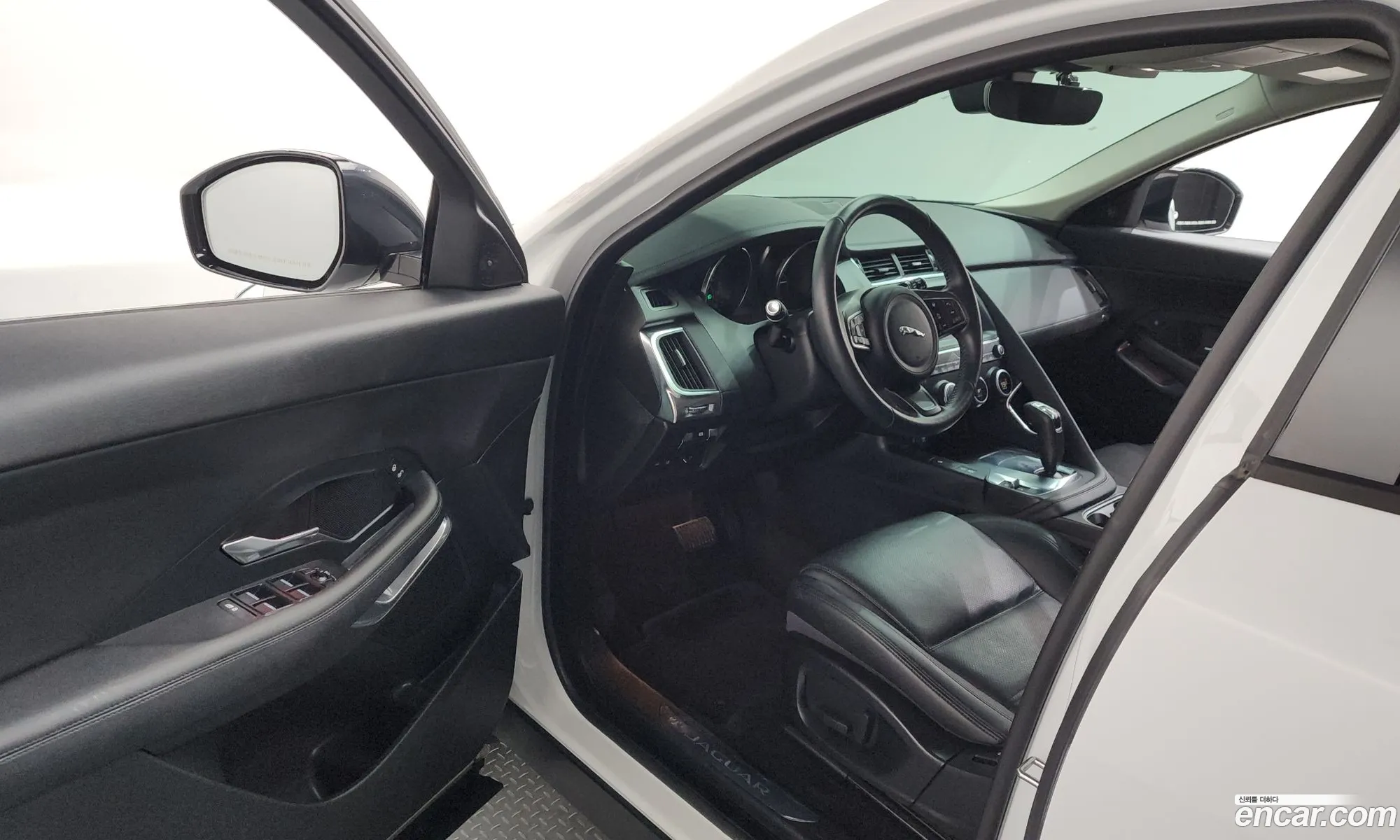 Jaguar E-Pace 2019 SADFA2BN2K1Z73815 — 21