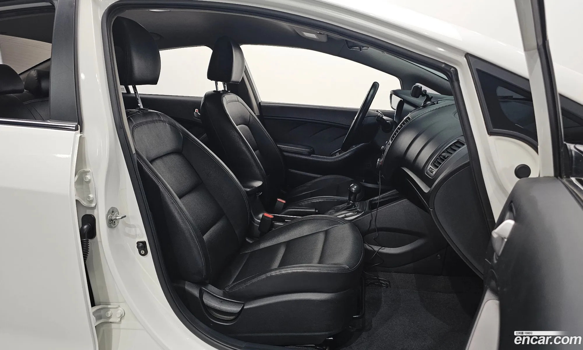 Kia K3 2015 — 18