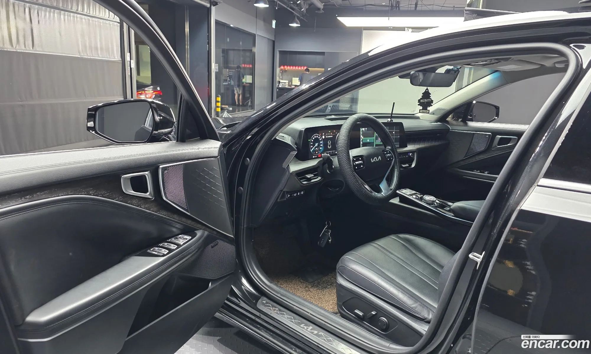 Kia K8 Hybrid 2022 — 35
