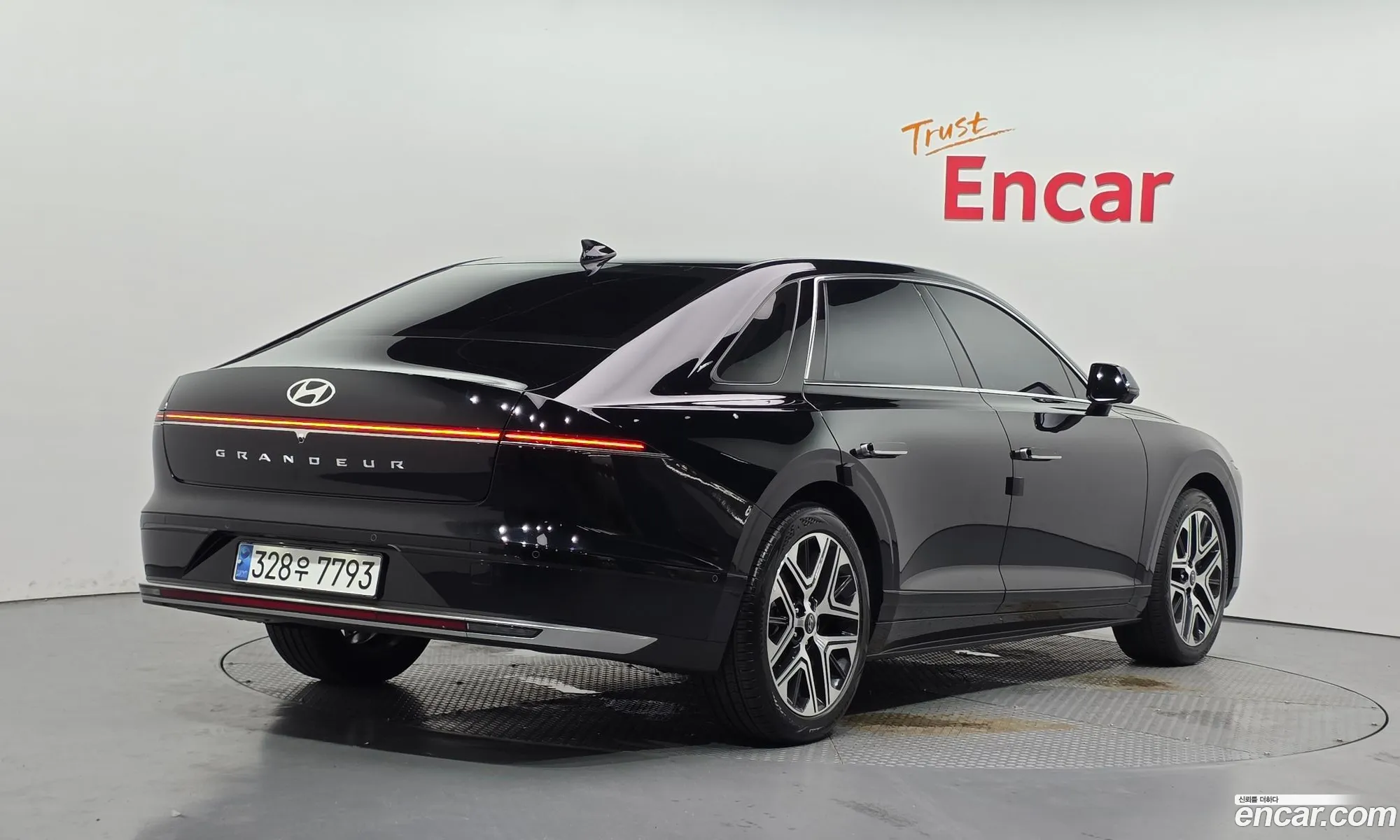 Hyundai Grandeur 2023 — 28