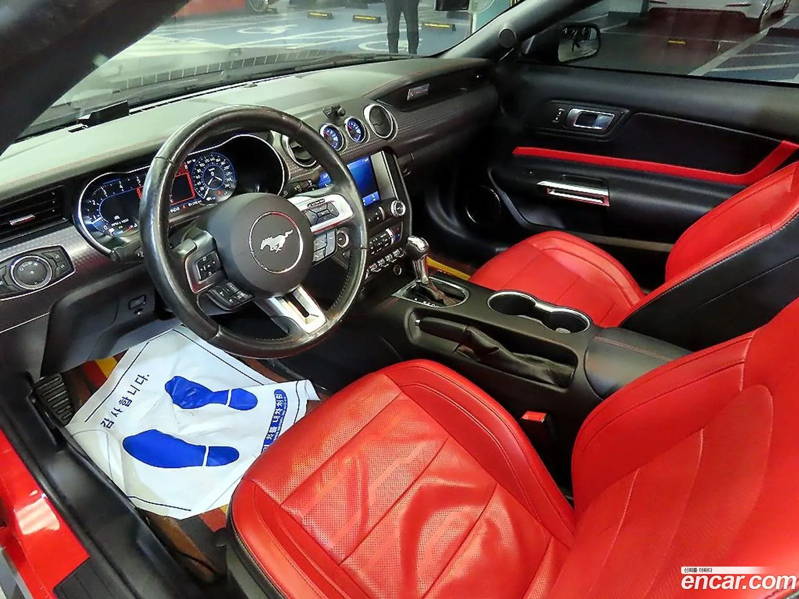 Ford Mustang 2019 1FATP8UH — 17