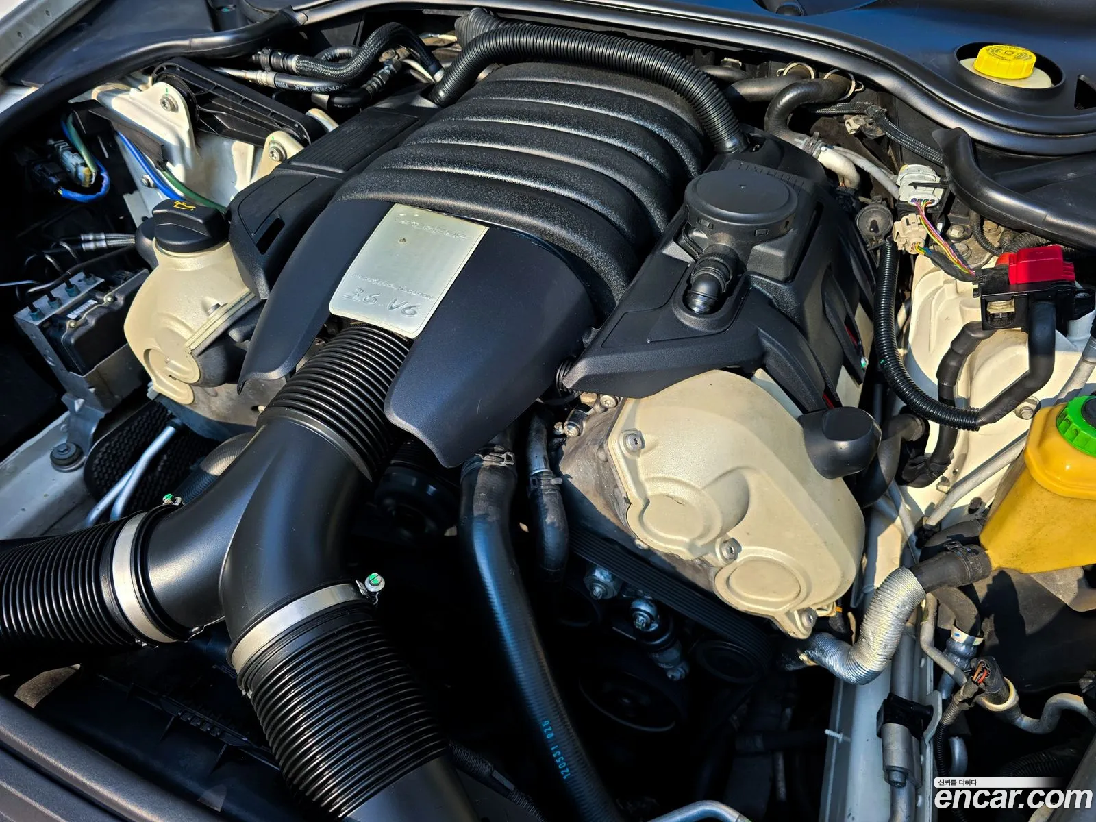 Porsche Panamera 2011 — 19