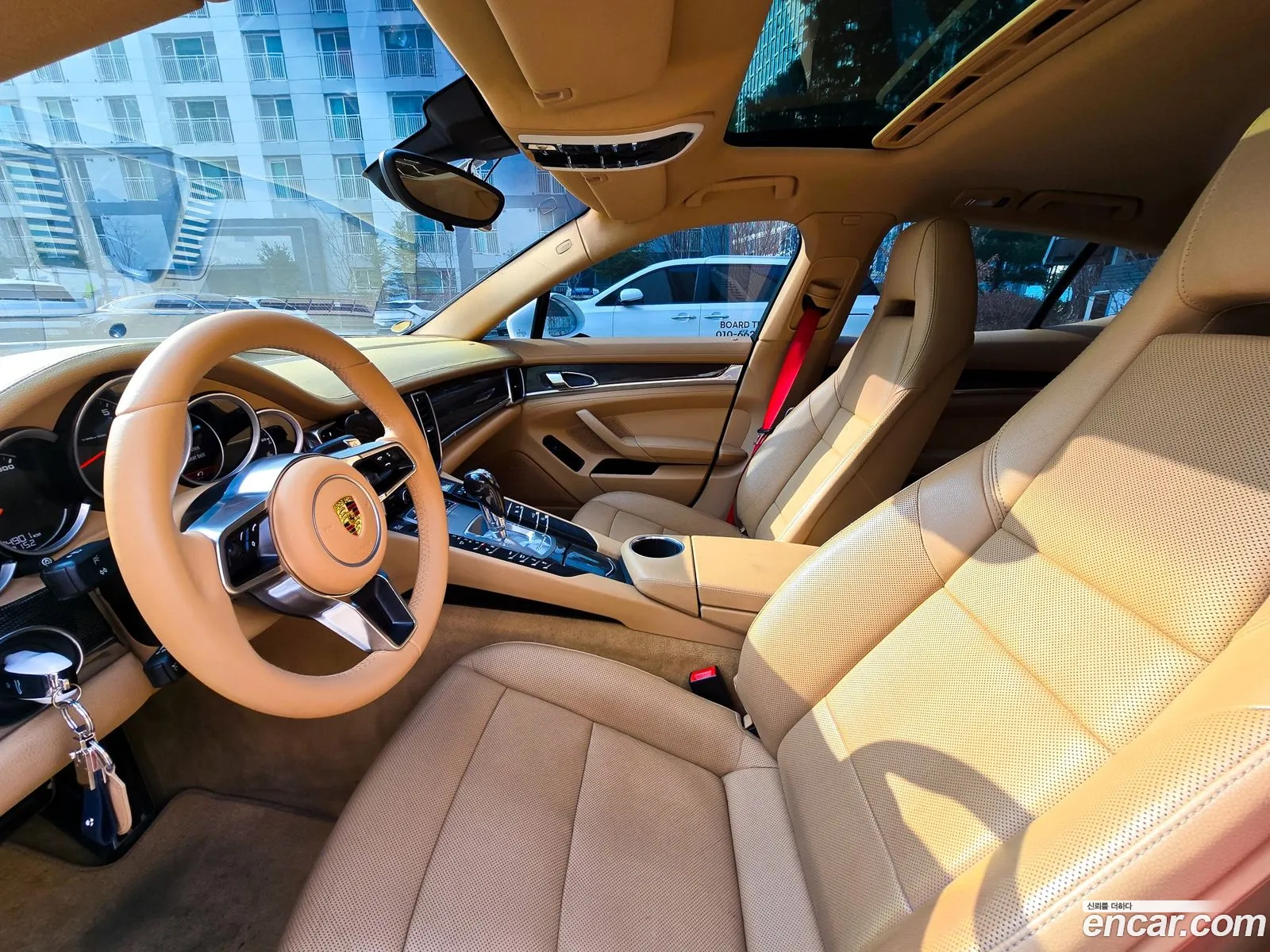 Porsche Panamera 2011 — 16