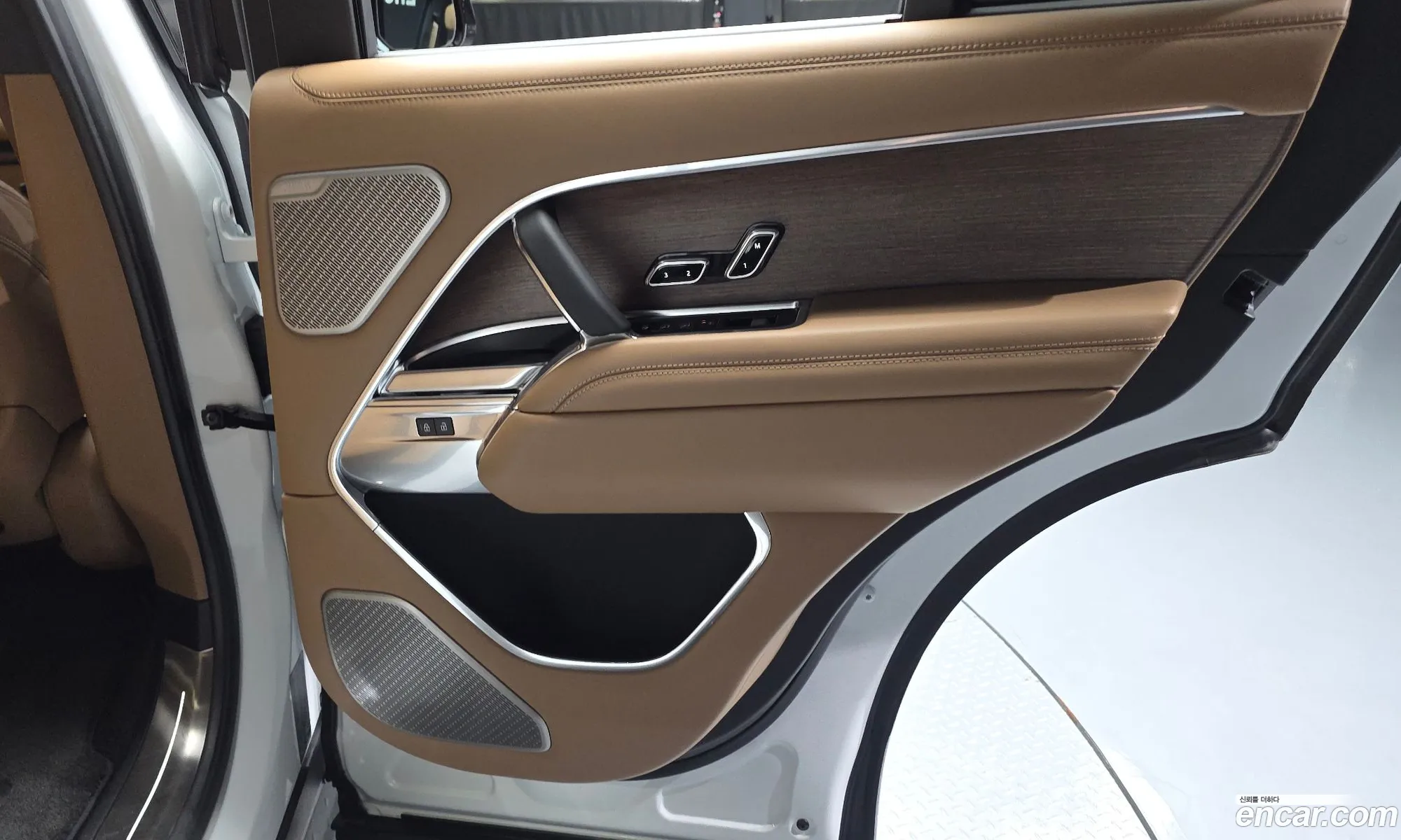 Land Rover Range Rover 2025 — 43