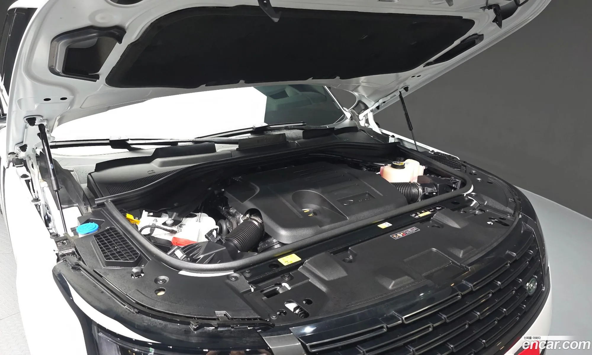 Land Rover Range Rover 2025 — 36