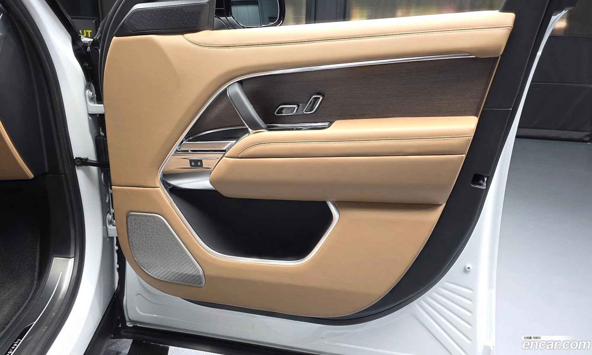 Land Rover Range Rover 2025 — 19