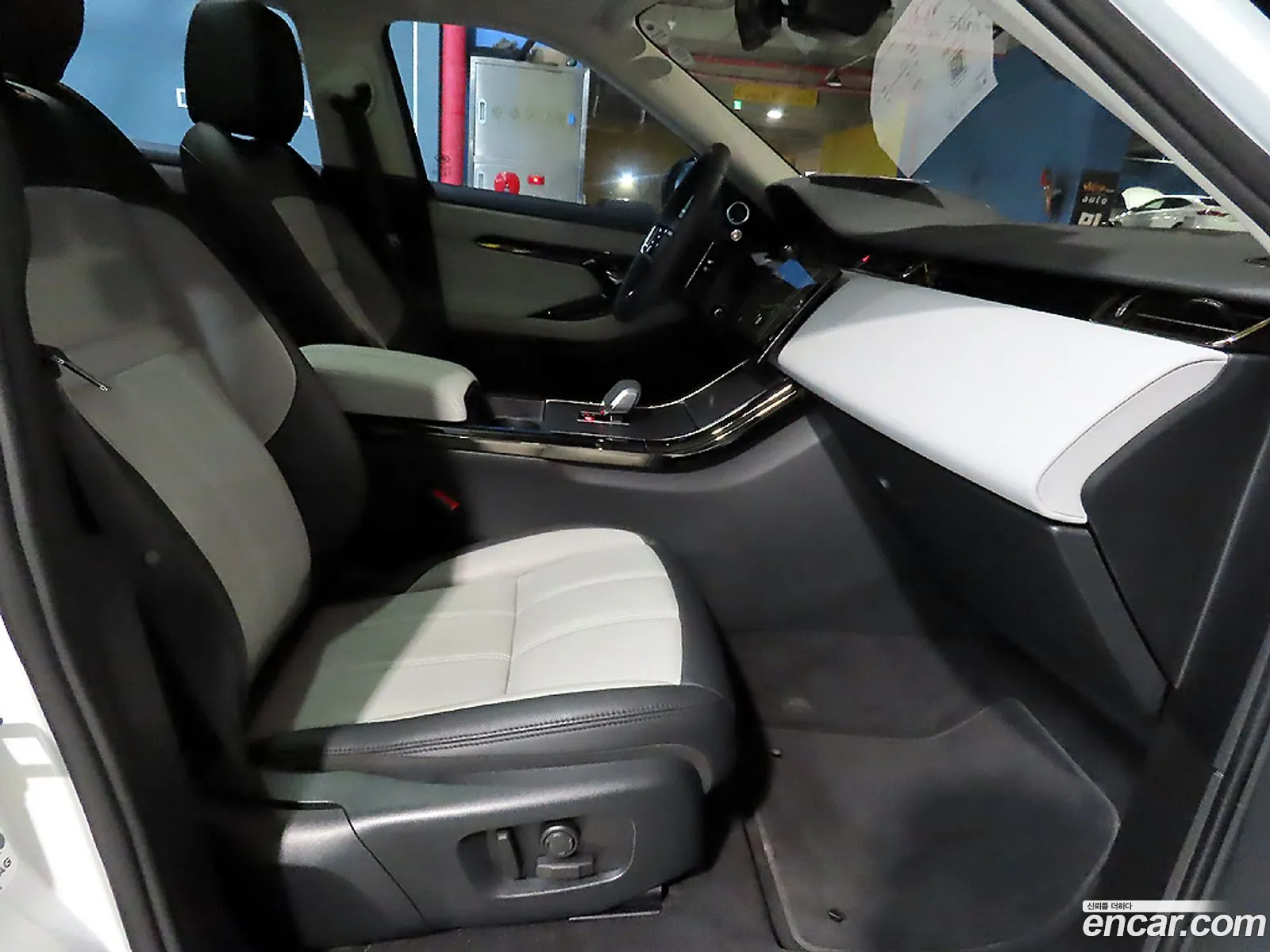 Land Rover Range Rover Evoque 2024 — 18