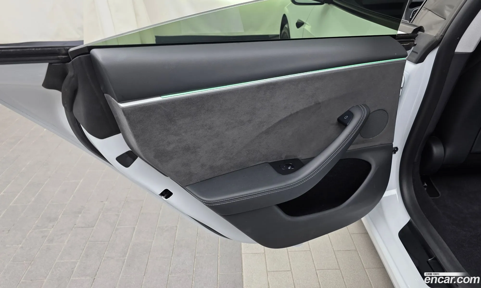 Tesla Model 3 2024 LRW3E7EK9RC163000 — 10