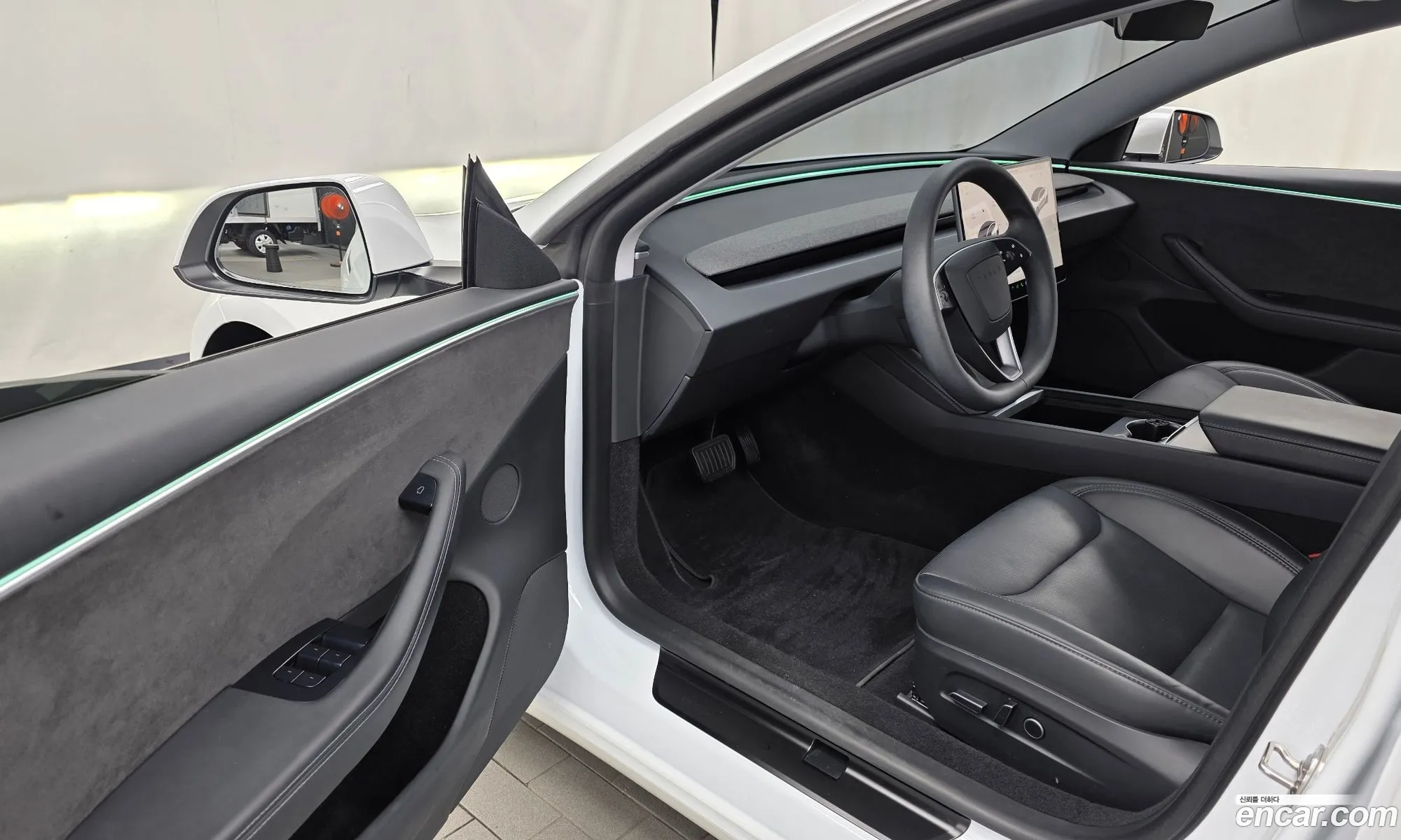 Tesla Model 3 2024 LRW3E7EK9RC163000 — 20
