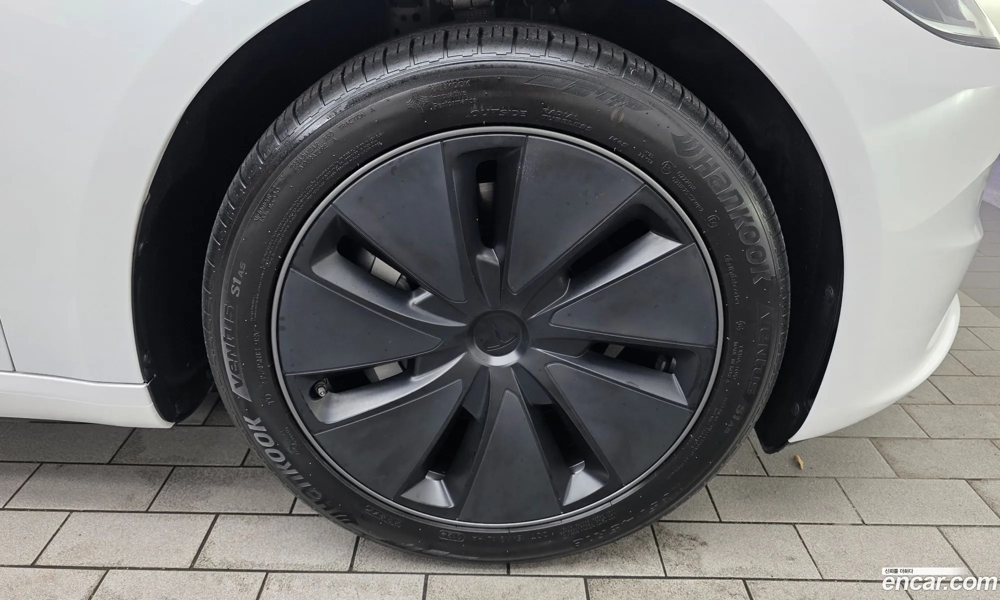 Tesla Model 3 2024 LRW3E7EK9RC163000 — 23