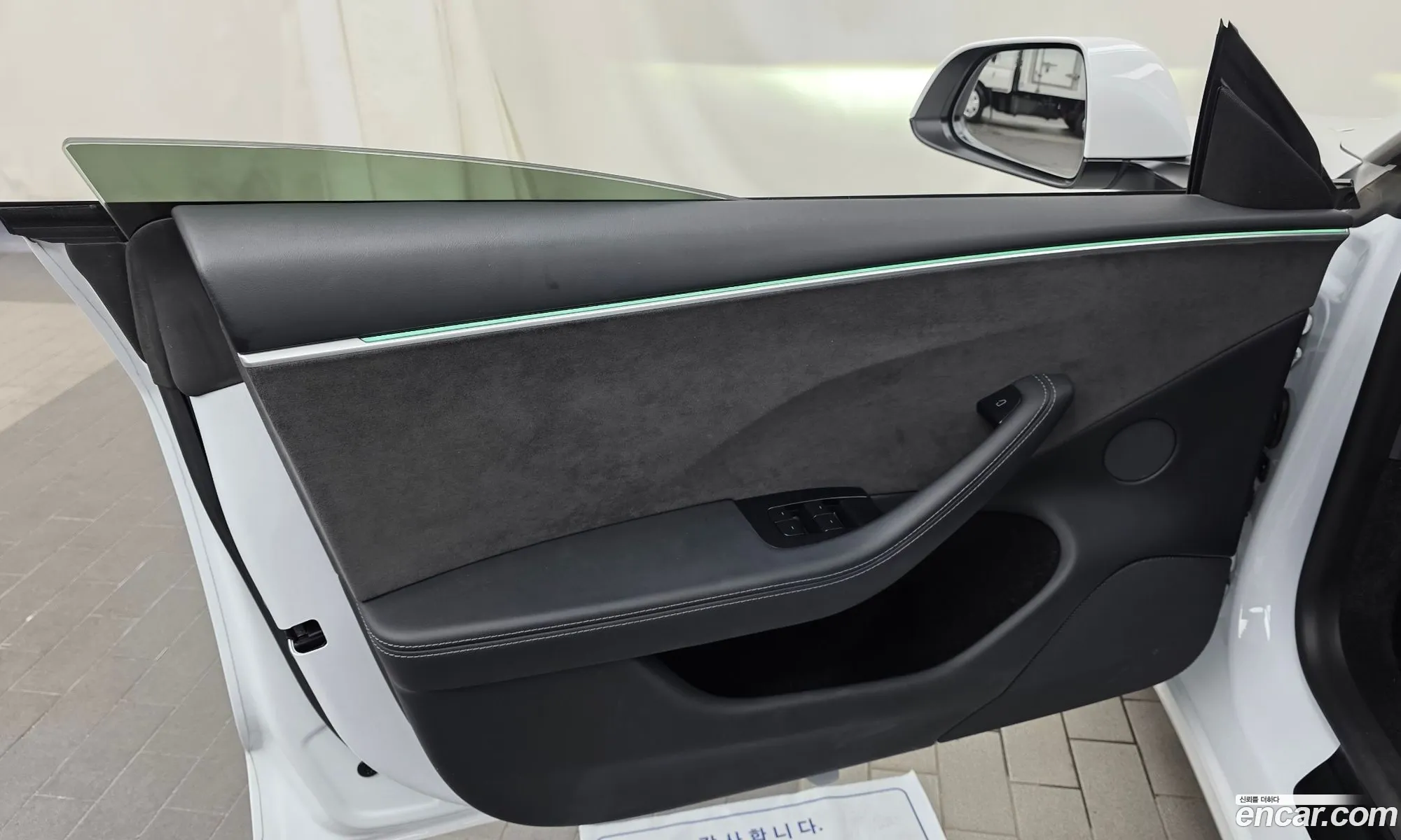 Tesla Model 3 2024 LRW3E7EK9RC163000 — 29