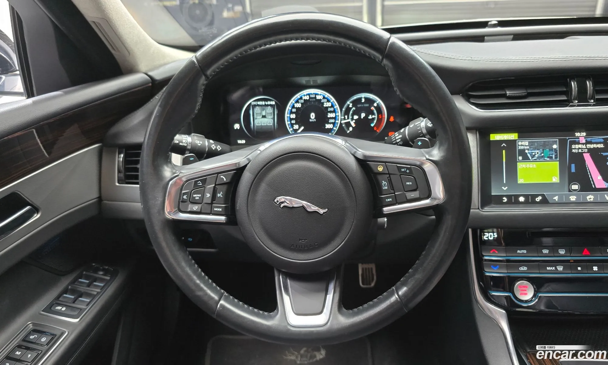 Jaguar XF 2019 SAJBA4BN4KCY73601 — 19