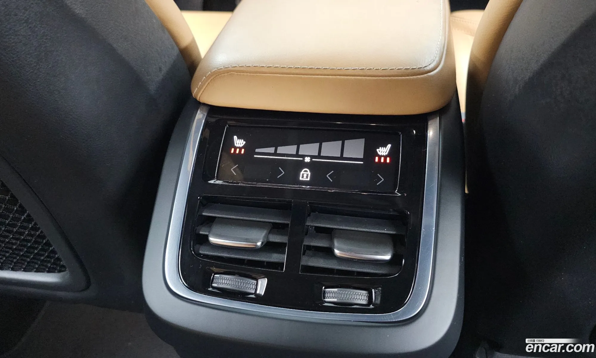 Volvo XC60 2017 YV1UZA22CJ1018958 — 14