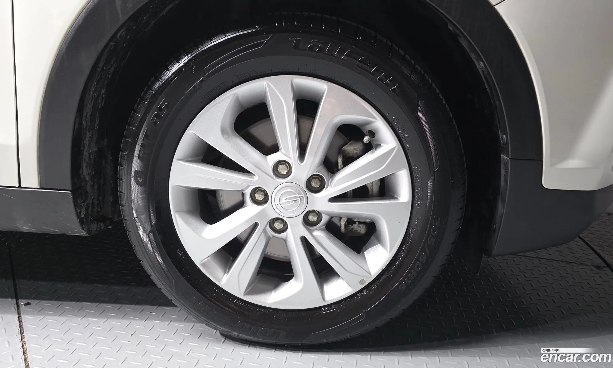 KG Mobility (SsangYong) Tivoli Armour 2019 — 18