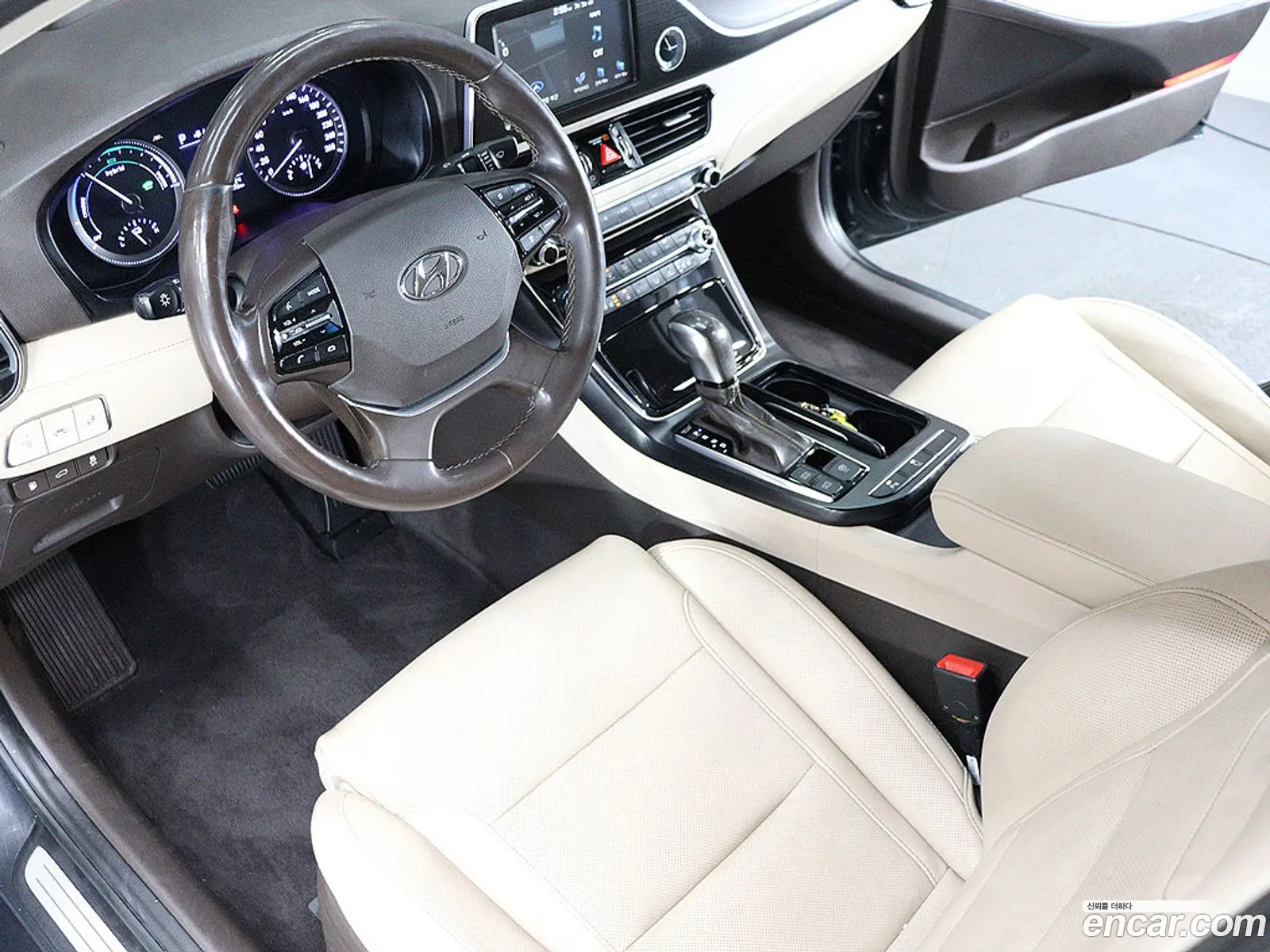 Hyundai Grandeur IG Hybrid 2017 — 6