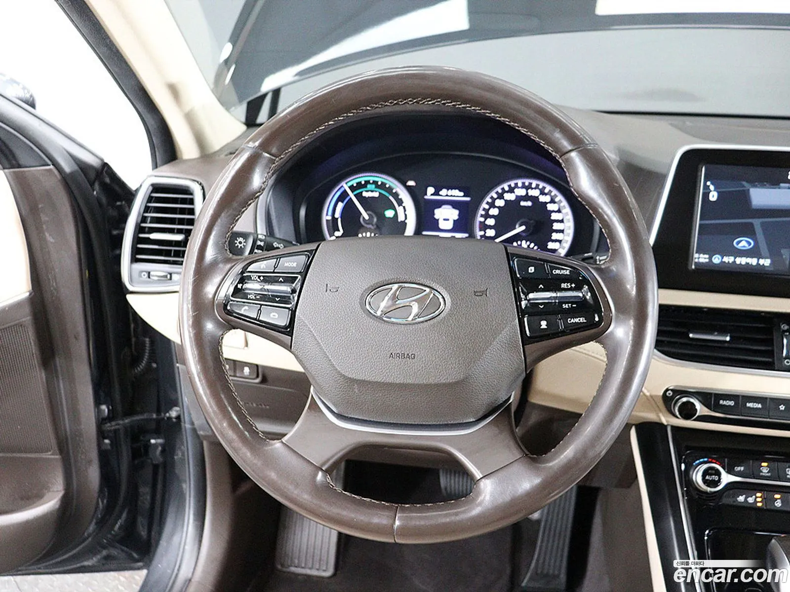 Hyundai Grandeur IG Hybrid 2017 — 18