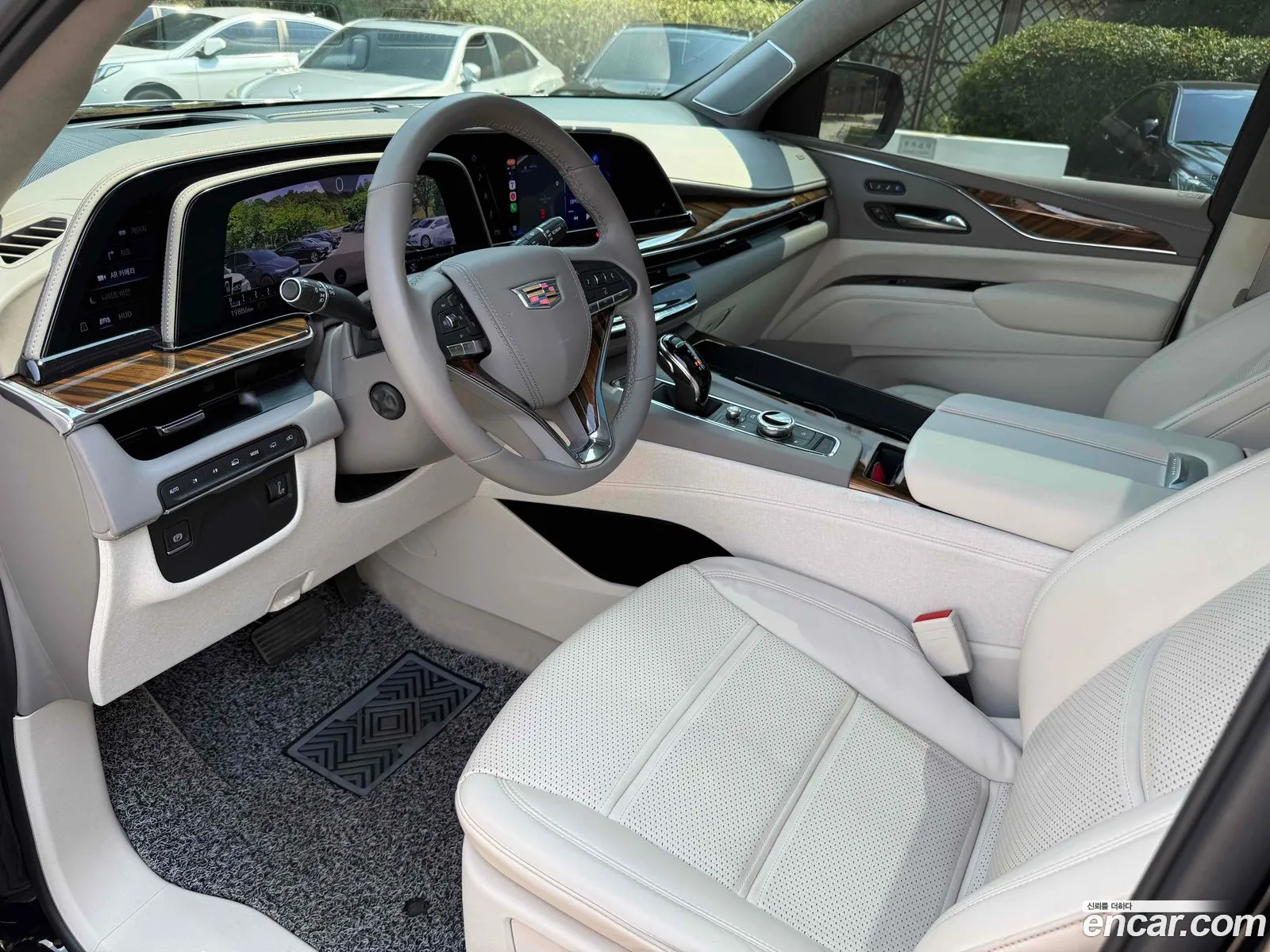 Cadillac Escalade 2024 — 17