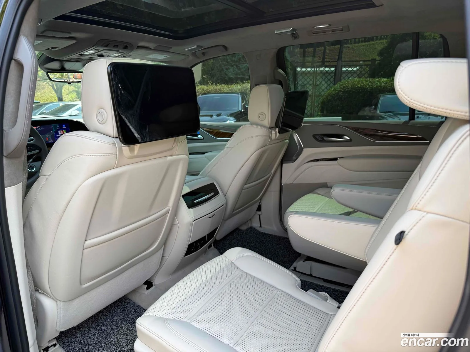 Cadillac Escalade 2024 — 13
