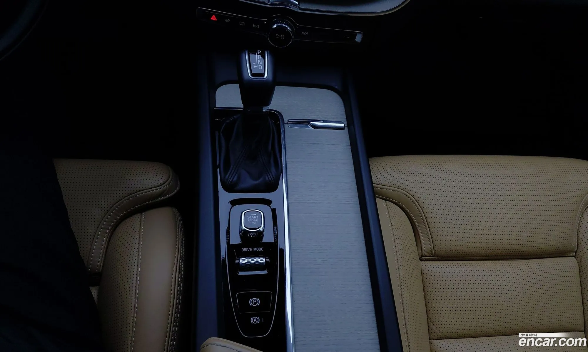 Volvo XC60 2019 — 17