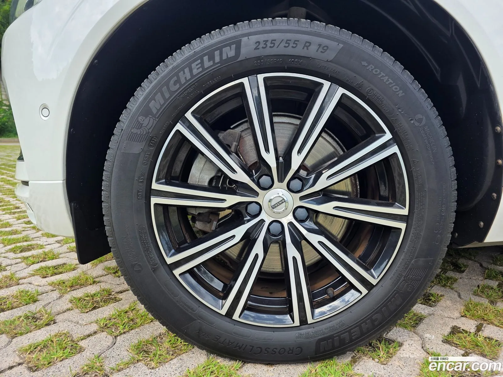 Volvo XC60 2019 — 18