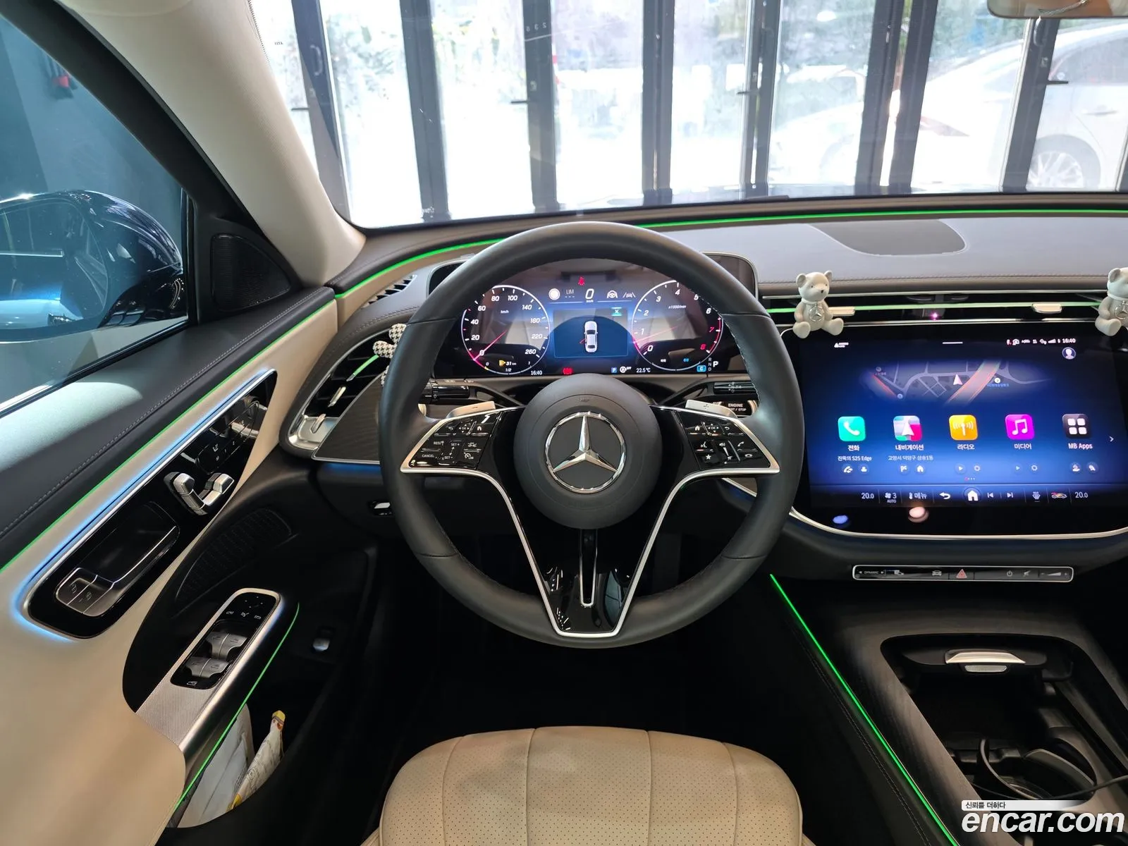 Mercedes-Benz E-Class W214 2025 — 17