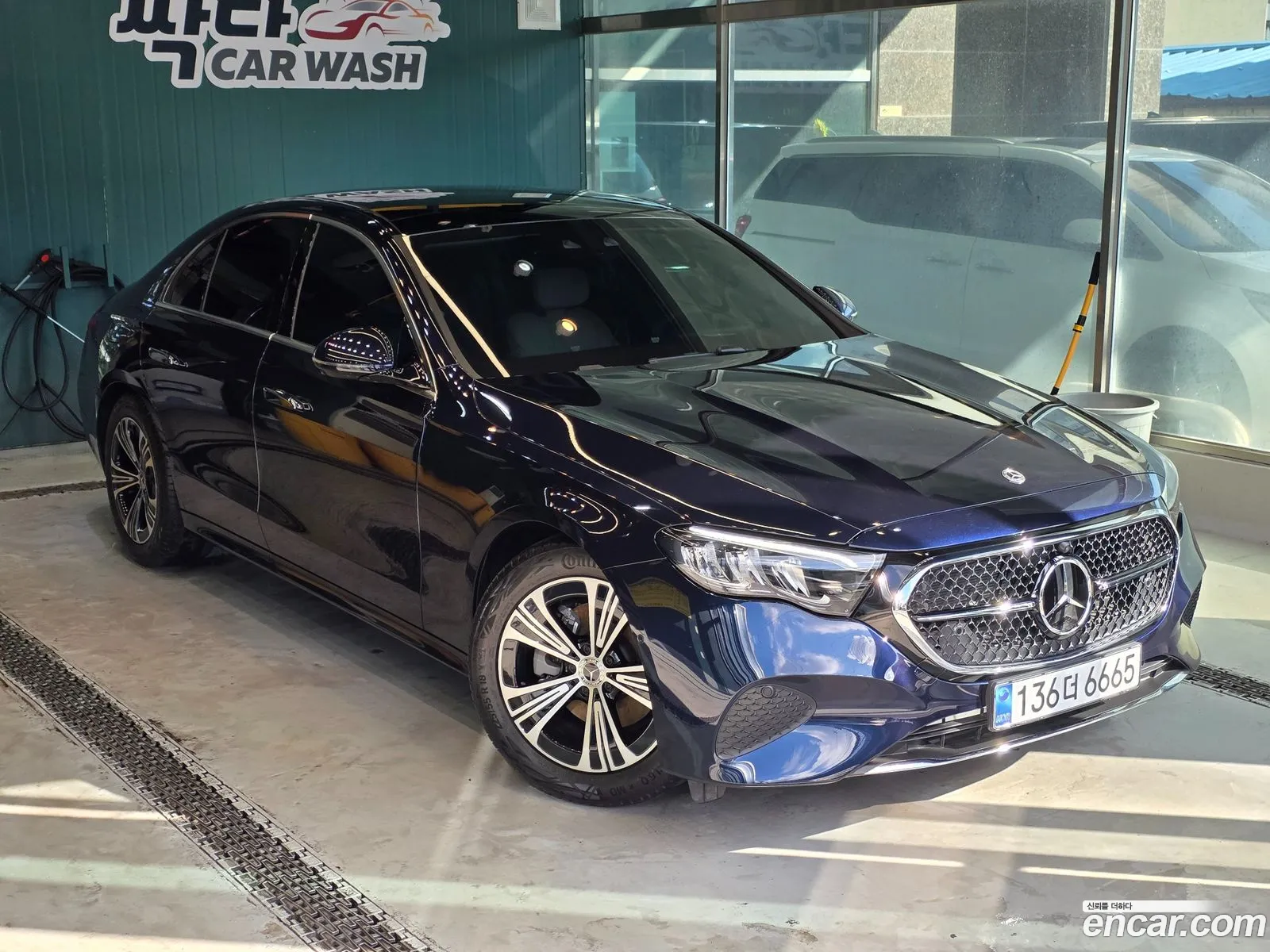 Mercedes-Benz E-Class W214 2025 — 19