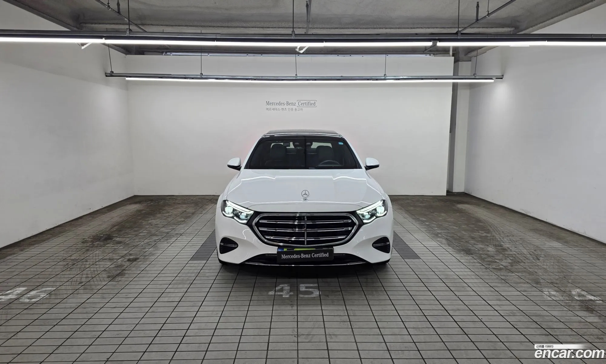 Mercedes-Benz E-Class W214 2025 — 18