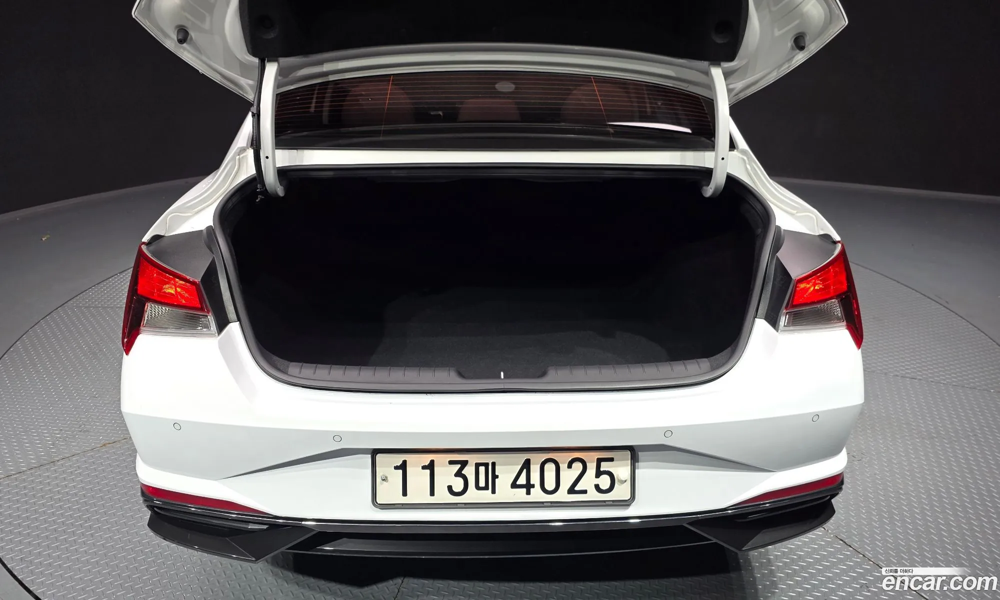 Hyundai Elantra 2021 — 20