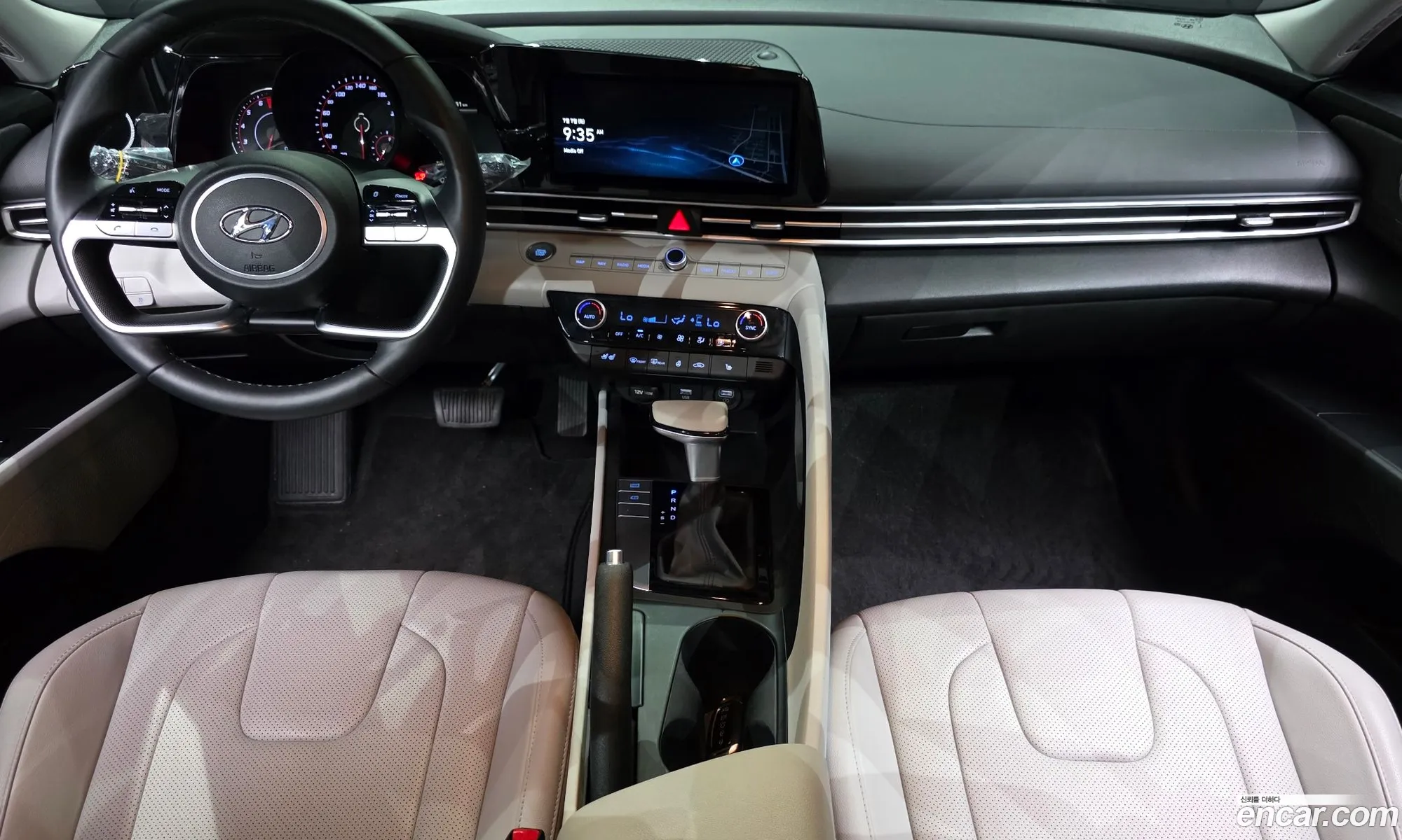 Hyundai Elantra 2021 — 18