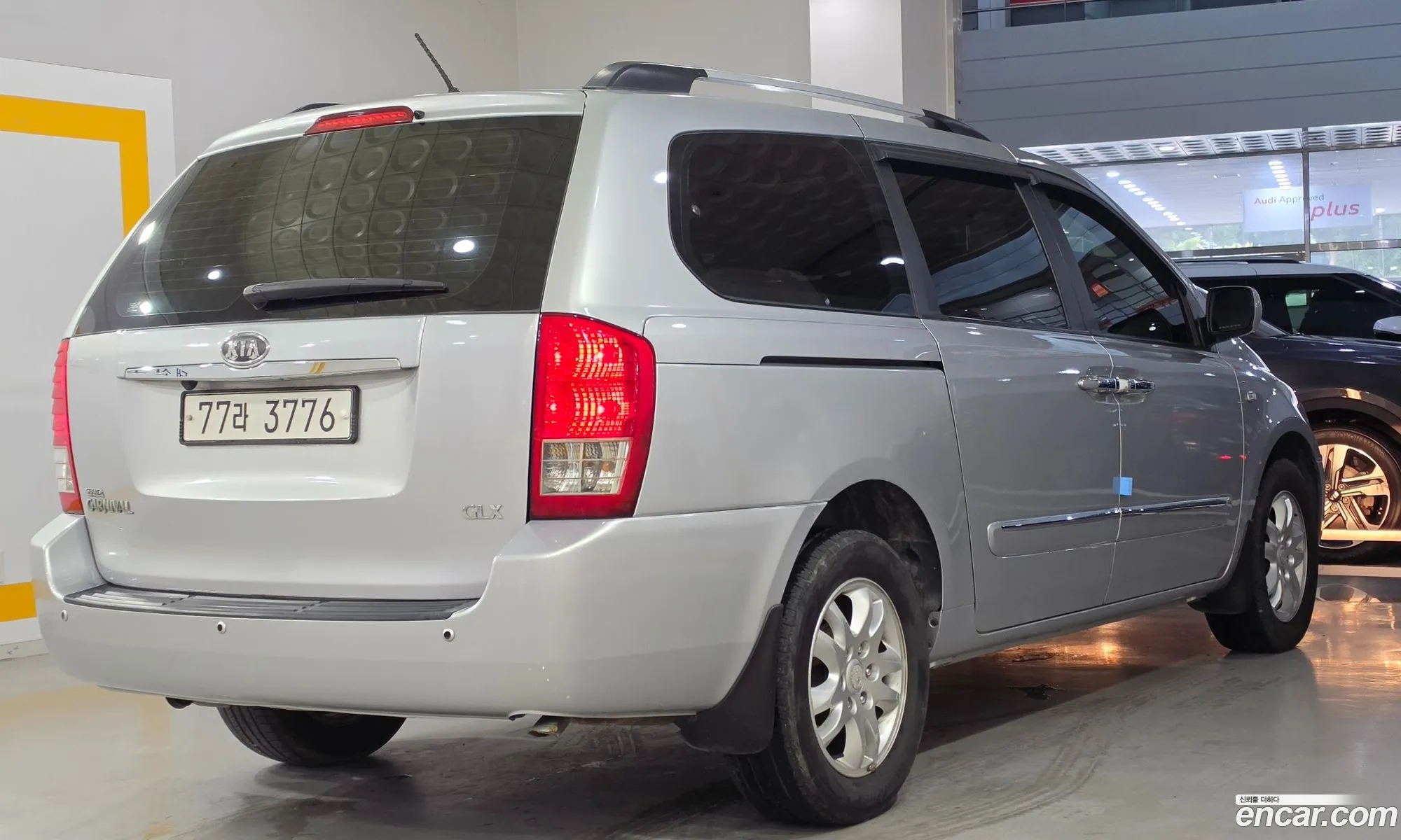 Kia Grand Carnival 2009 — 18