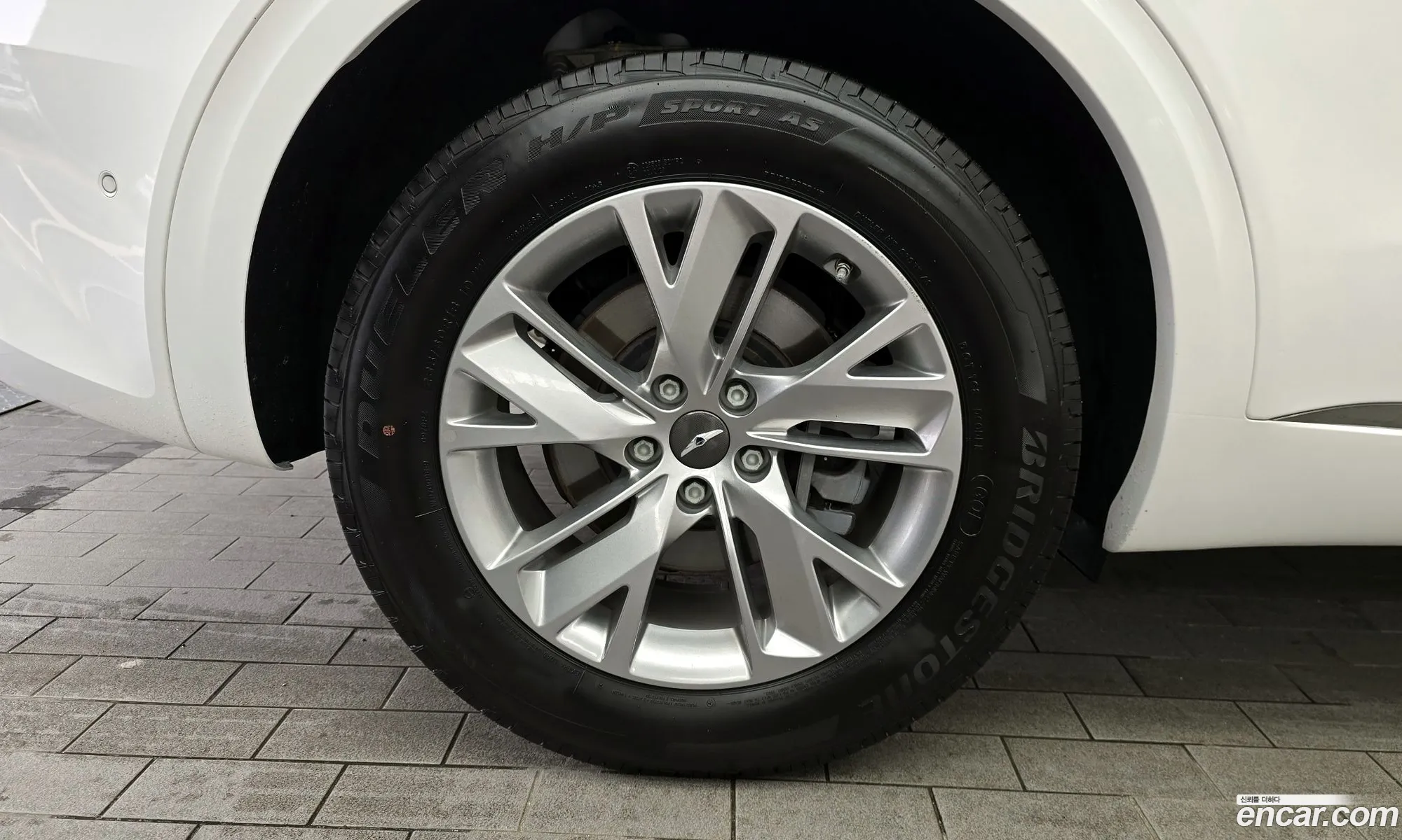 Genesis GV70 2024 — 17