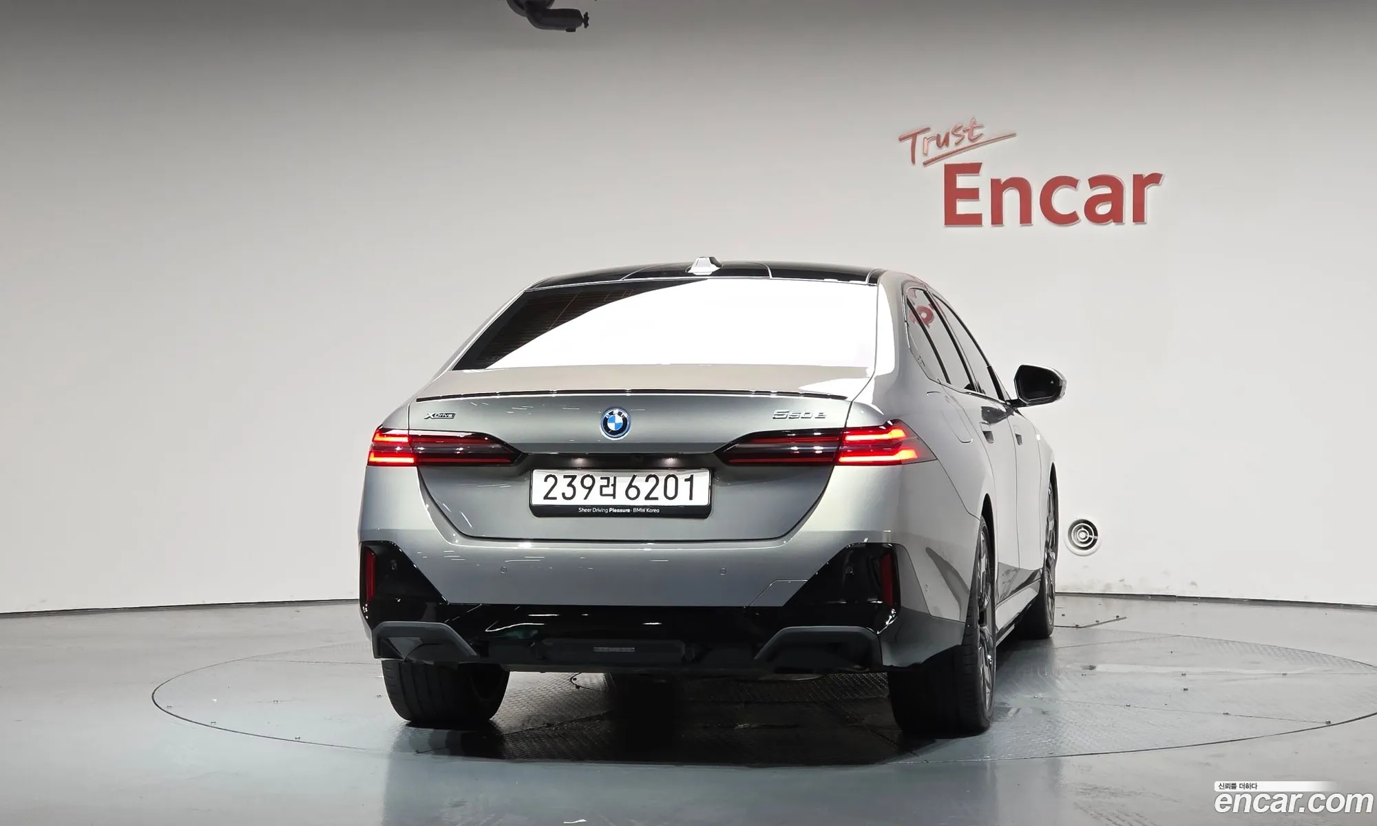 BMW 5 Series 2025 — 12