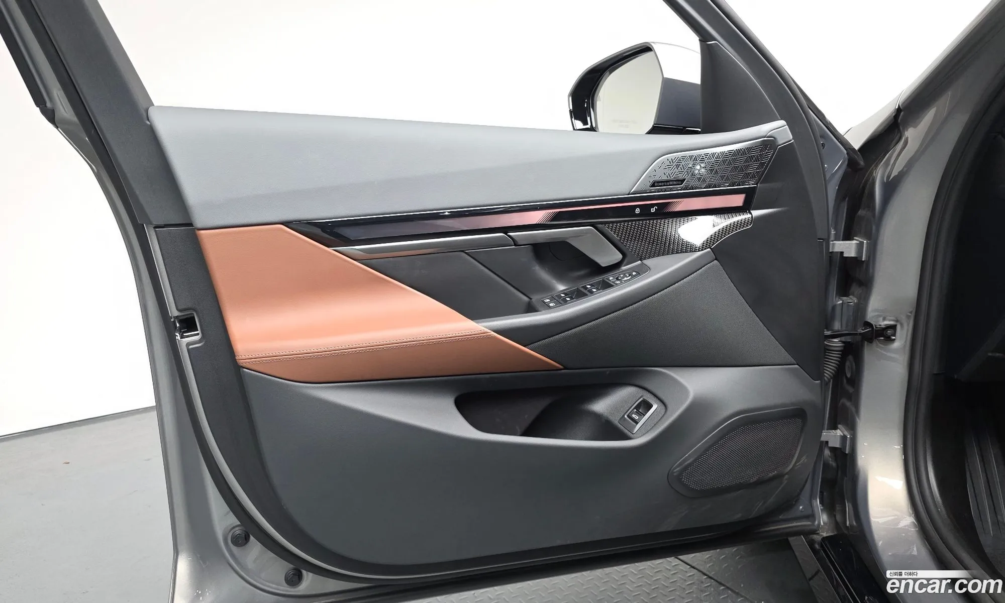 BMW 5 Series 2025 — 21