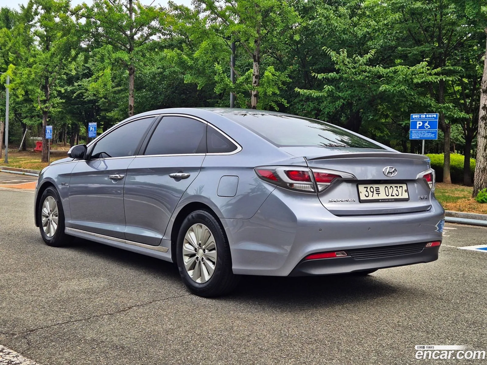 Hyundai LF Sonata Hybrid 2015 — 12