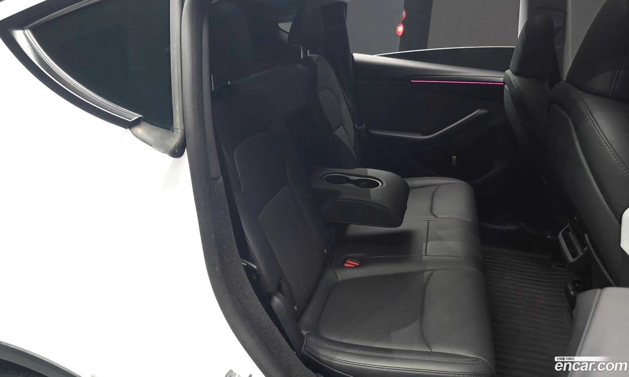 Tesla Model Y 2025 LRWYGCFJSSC045255 — 30