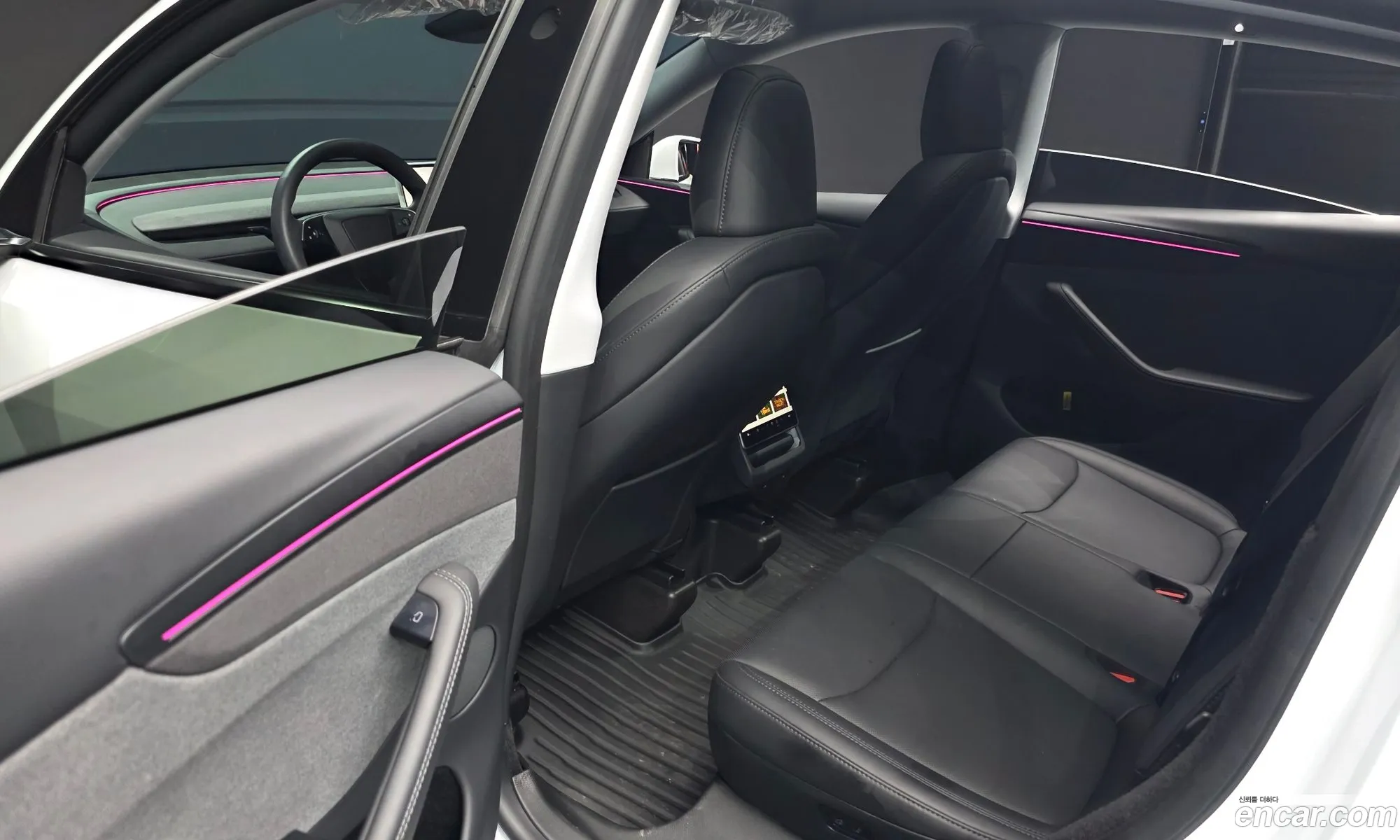 Tesla Model Y 2025 LRWYGCFJSSC045255 — 26