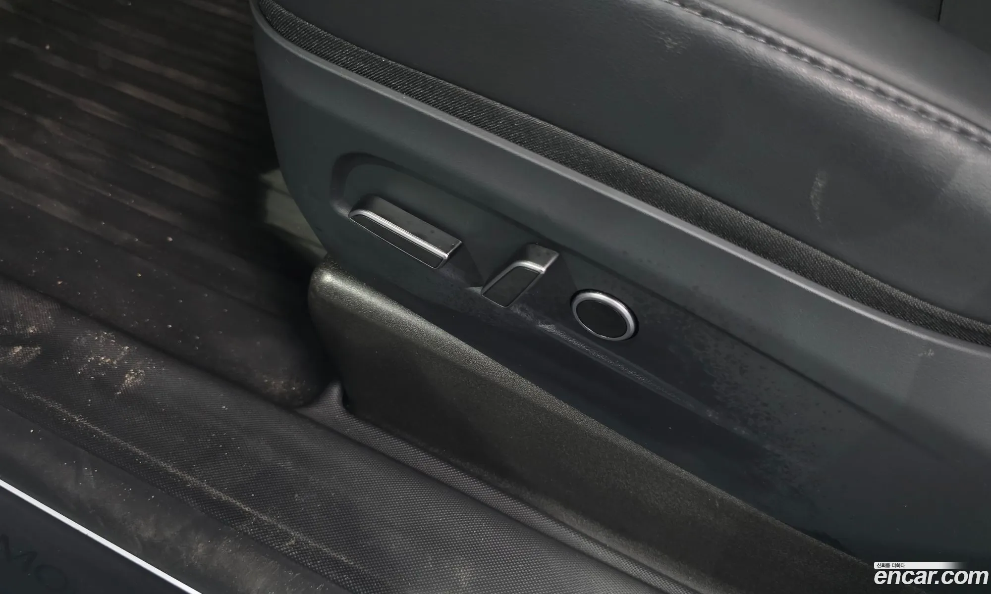 Tesla Model Y 2025 LRWYGCFJSSC045255 — 33