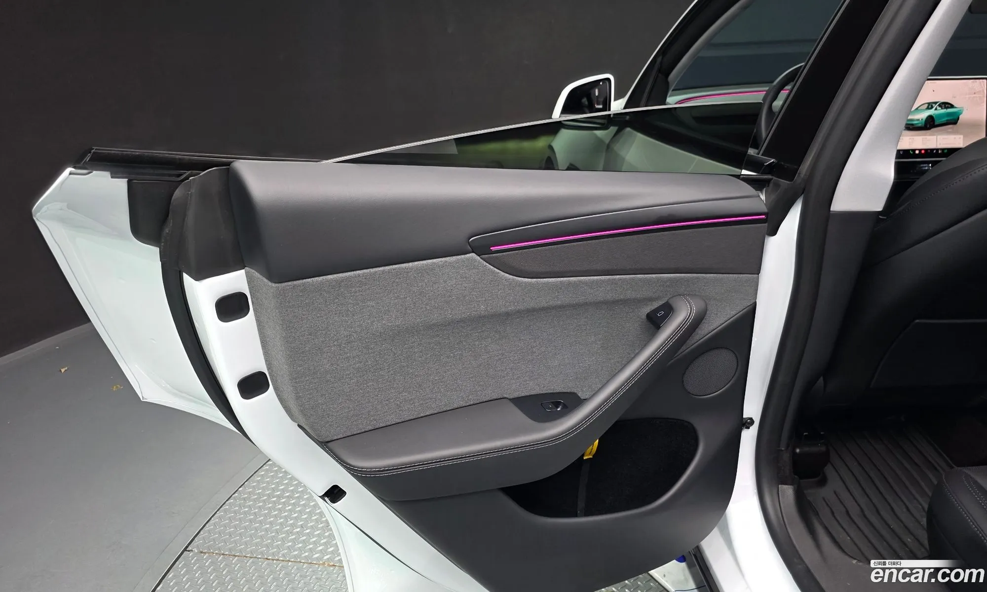 Tesla Model Y 2025 LRWYGCFJSSC045255 — 11
