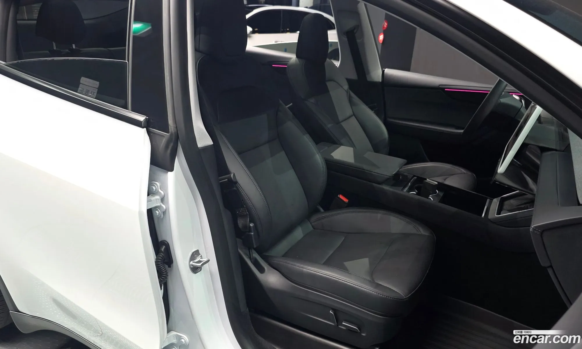 Tesla Model Y 2025 LRWYGCFJSSC045255 — 8